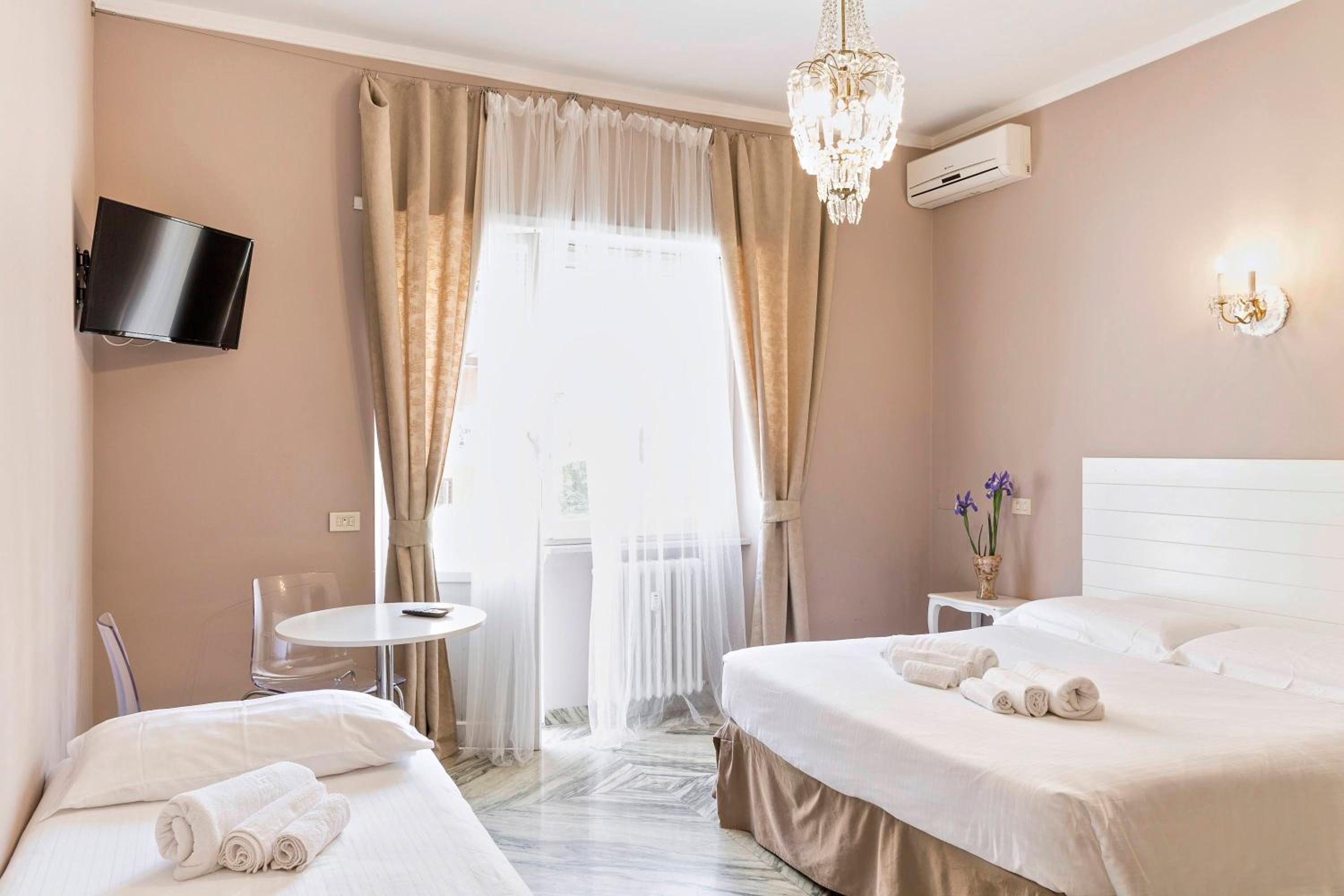 Triple Room with Balcony photo 1