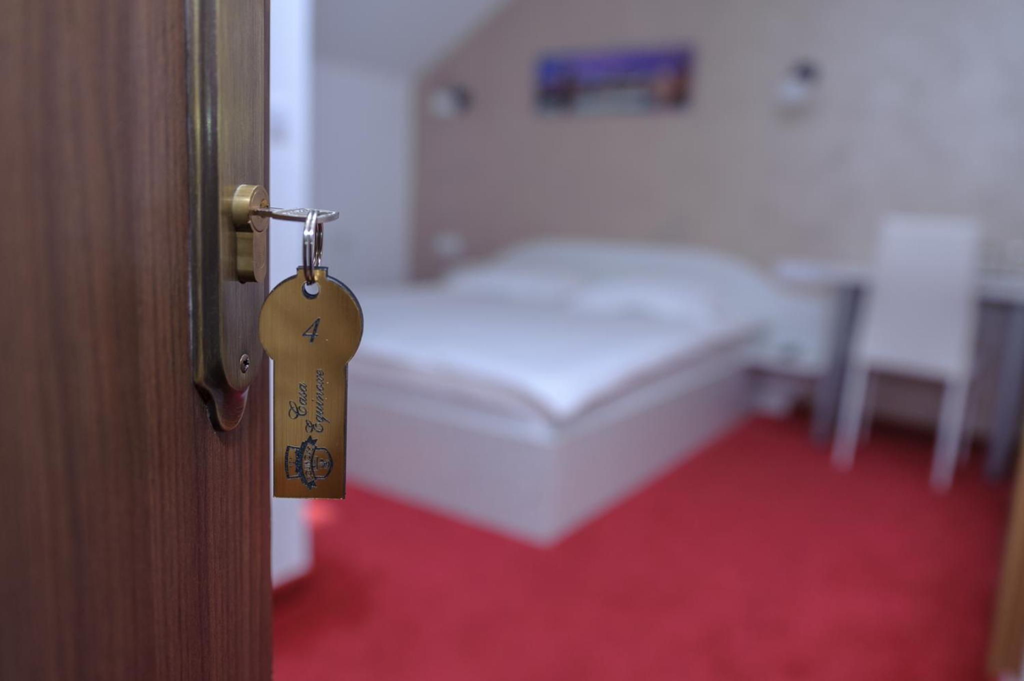 Double Room with Private Bathroom - Photo 4