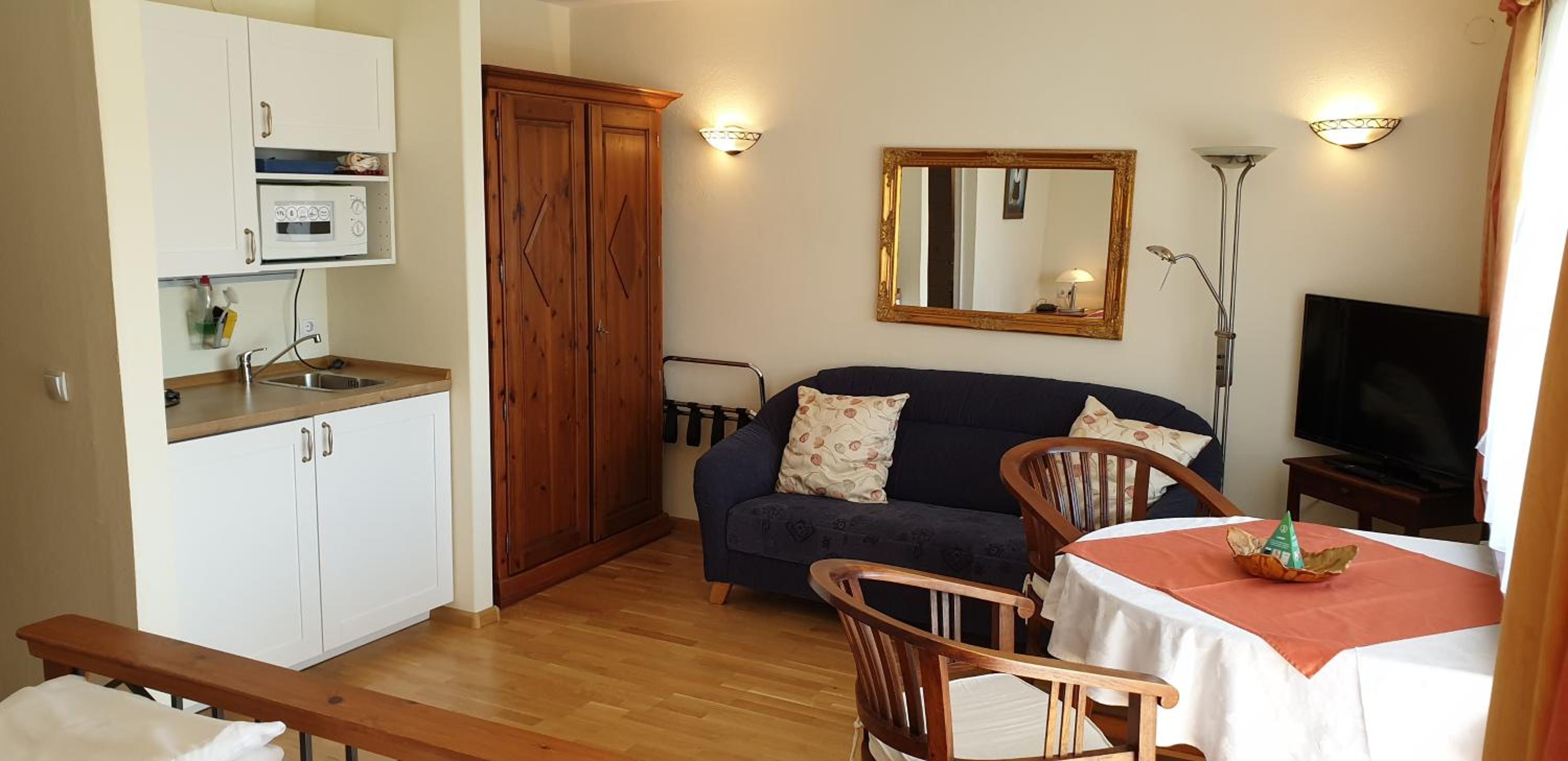 Double Room with Balcony photo 3