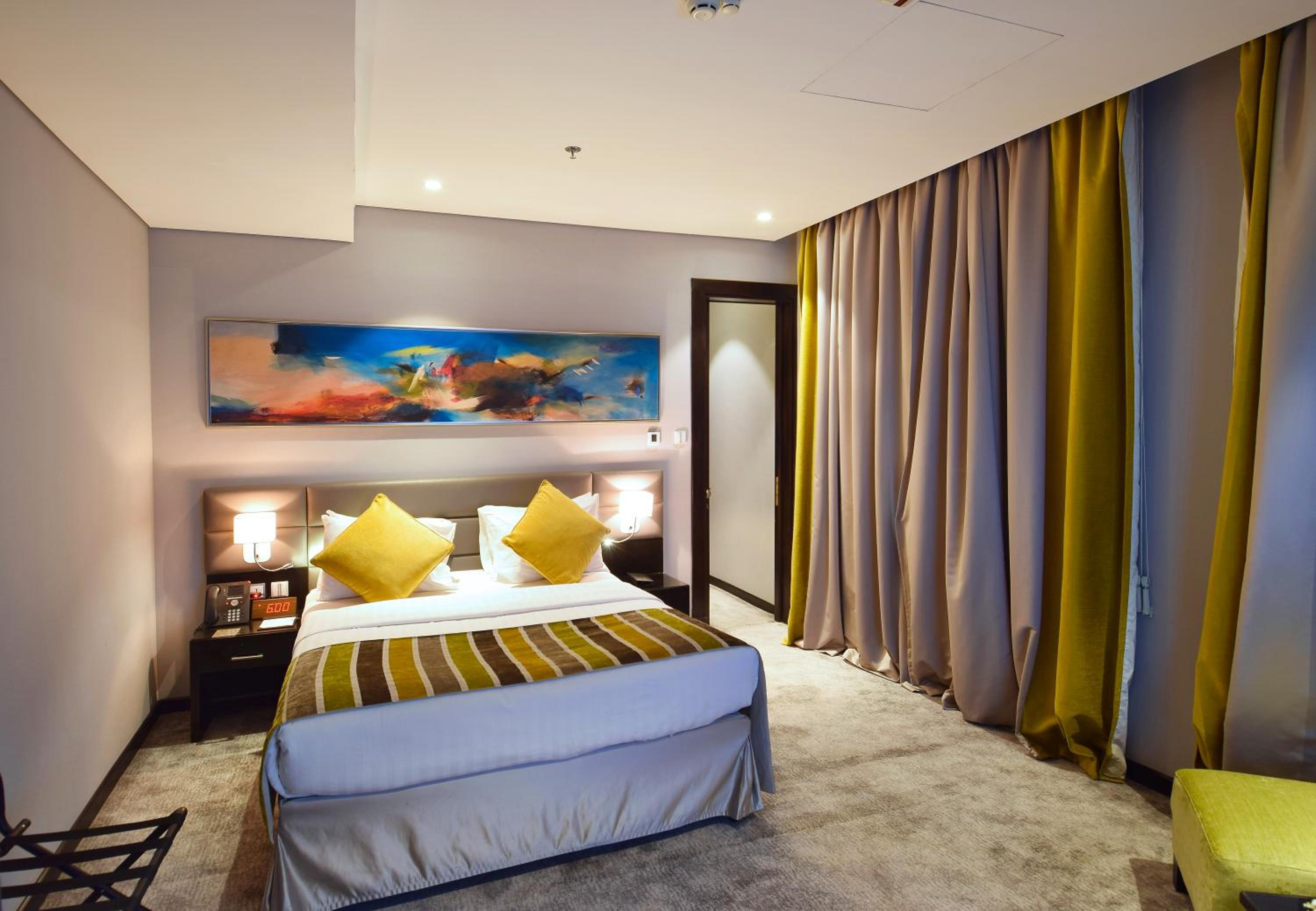 Junior Twin Suite - Non-Smoking photo 3