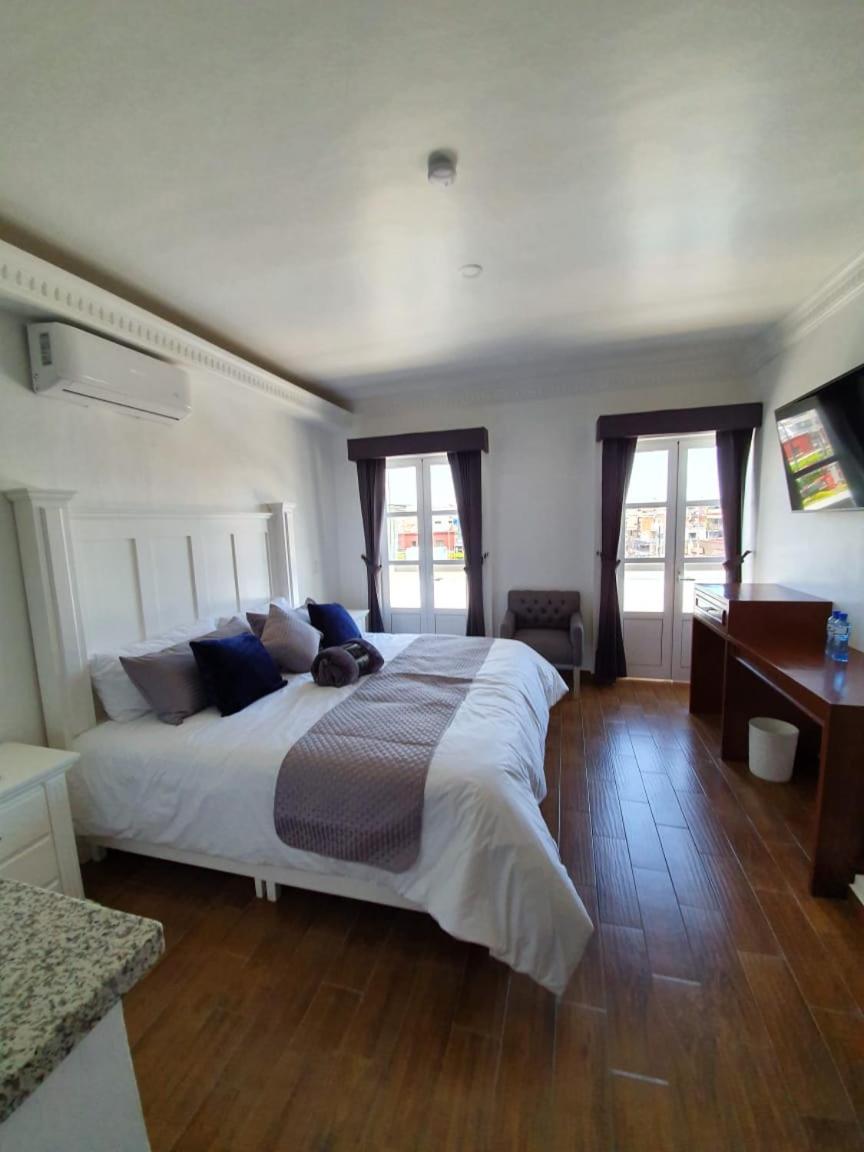 Superior King Suite photo 3
