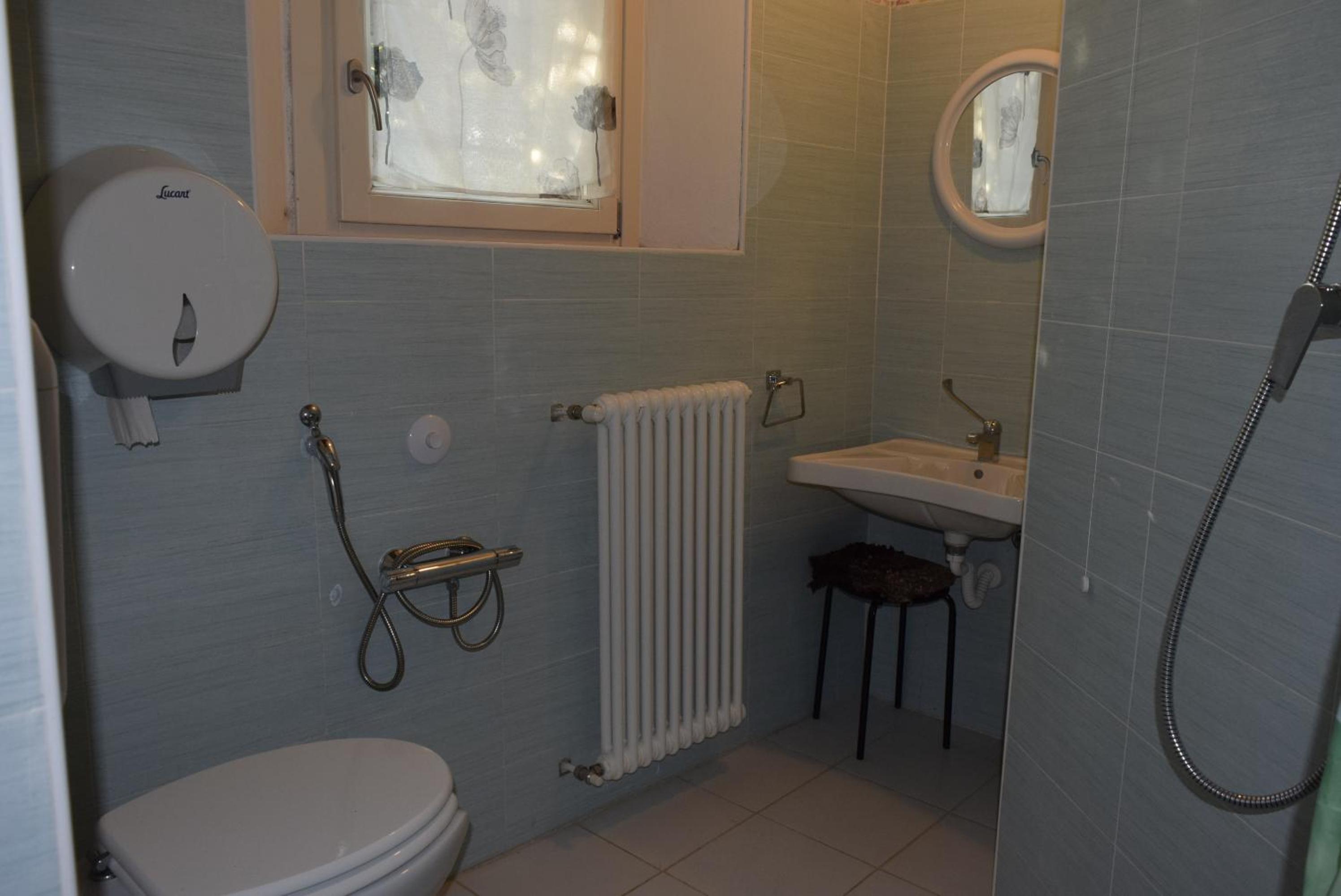 Double Room with Private Bathroom photo 2