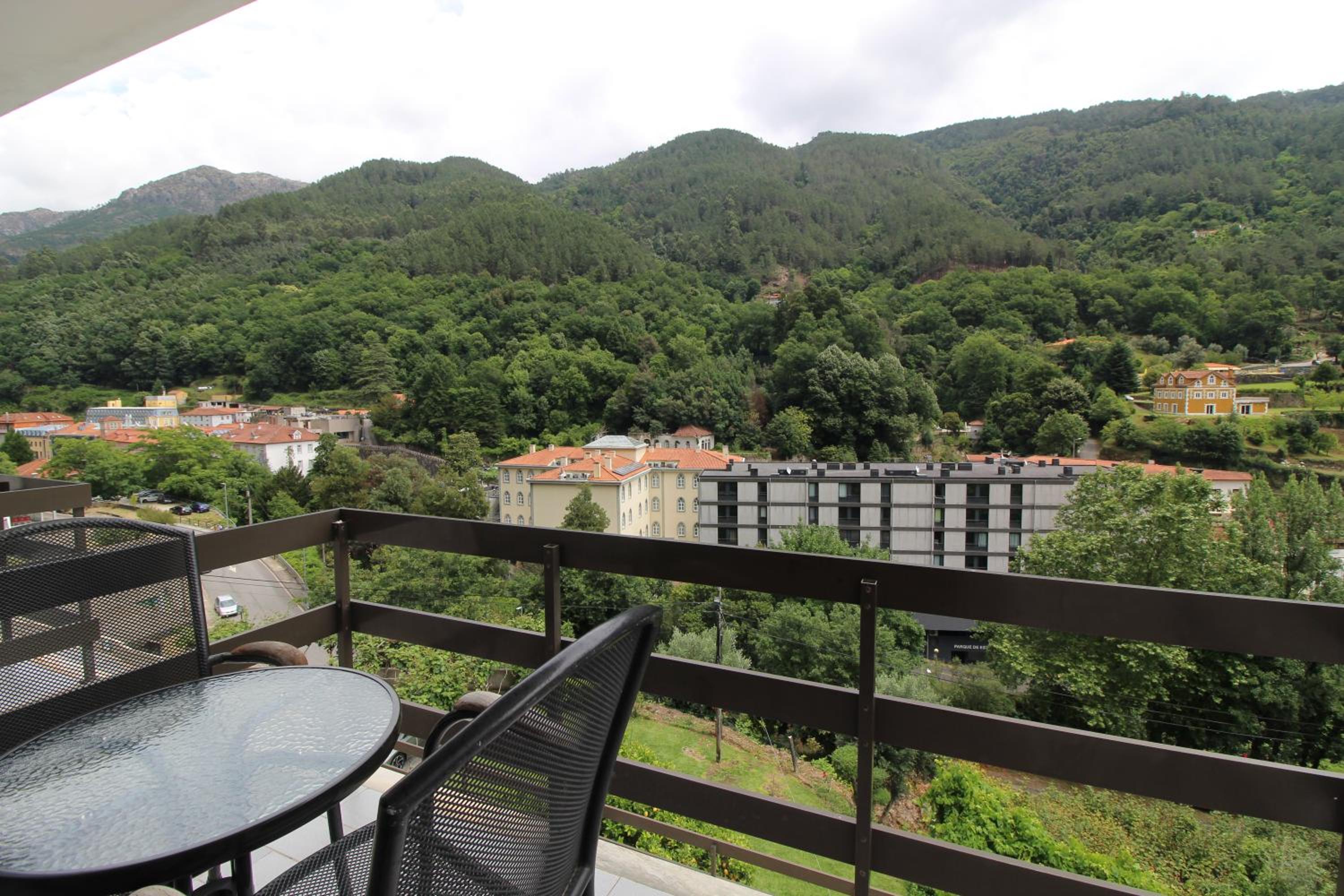 Double Room with Mountain View - Photo 11