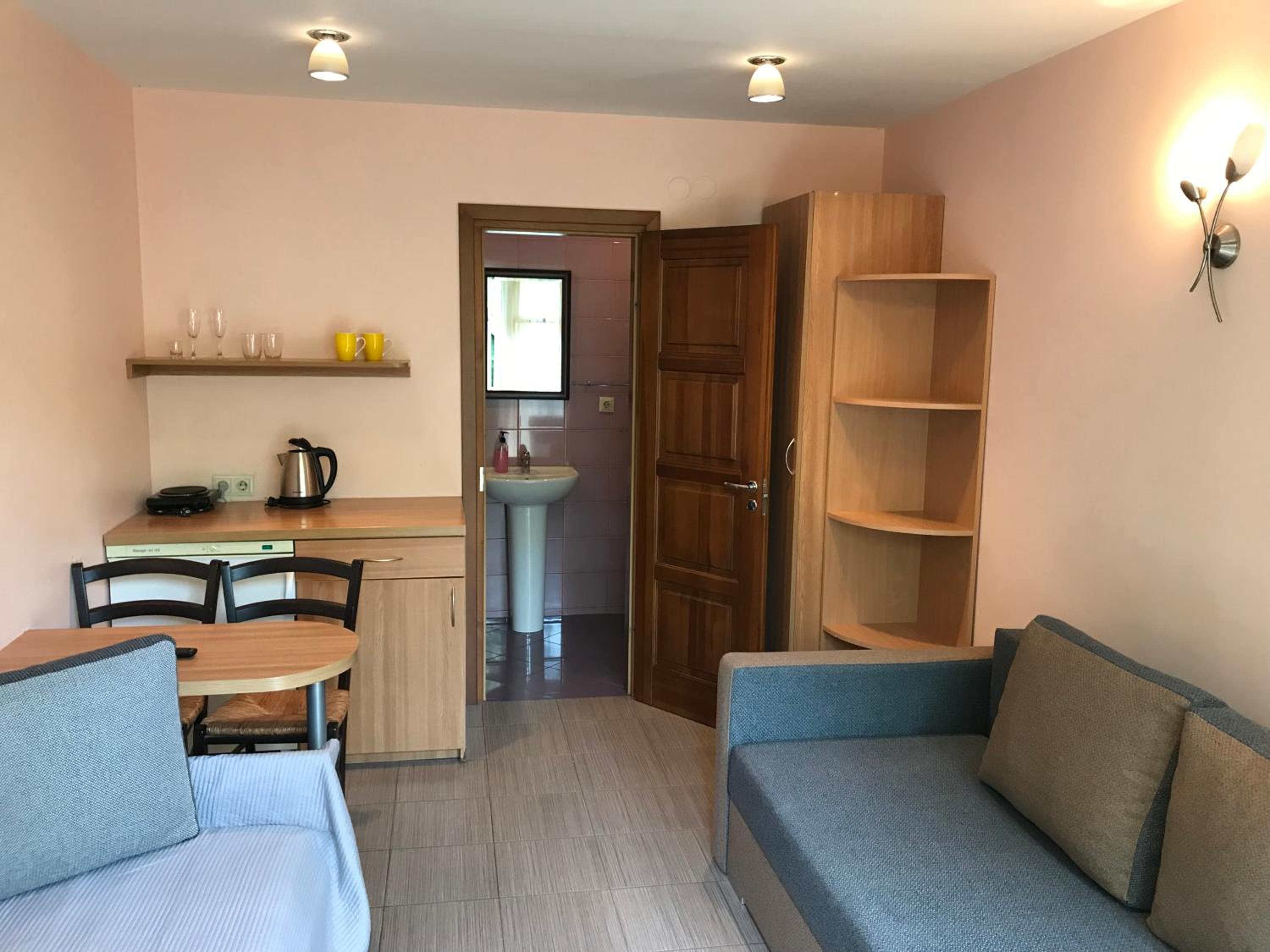 Apartment with Shower