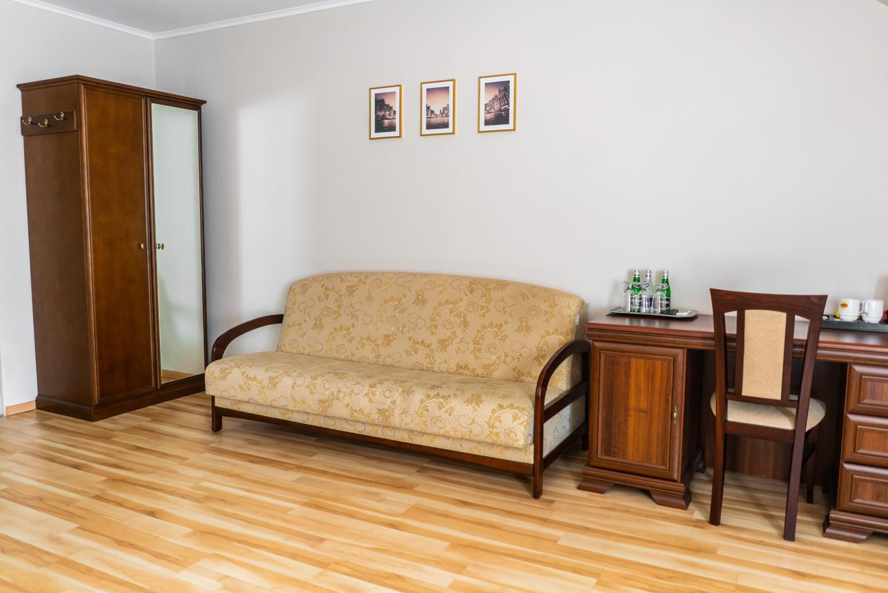 Twin Room - Photo 4