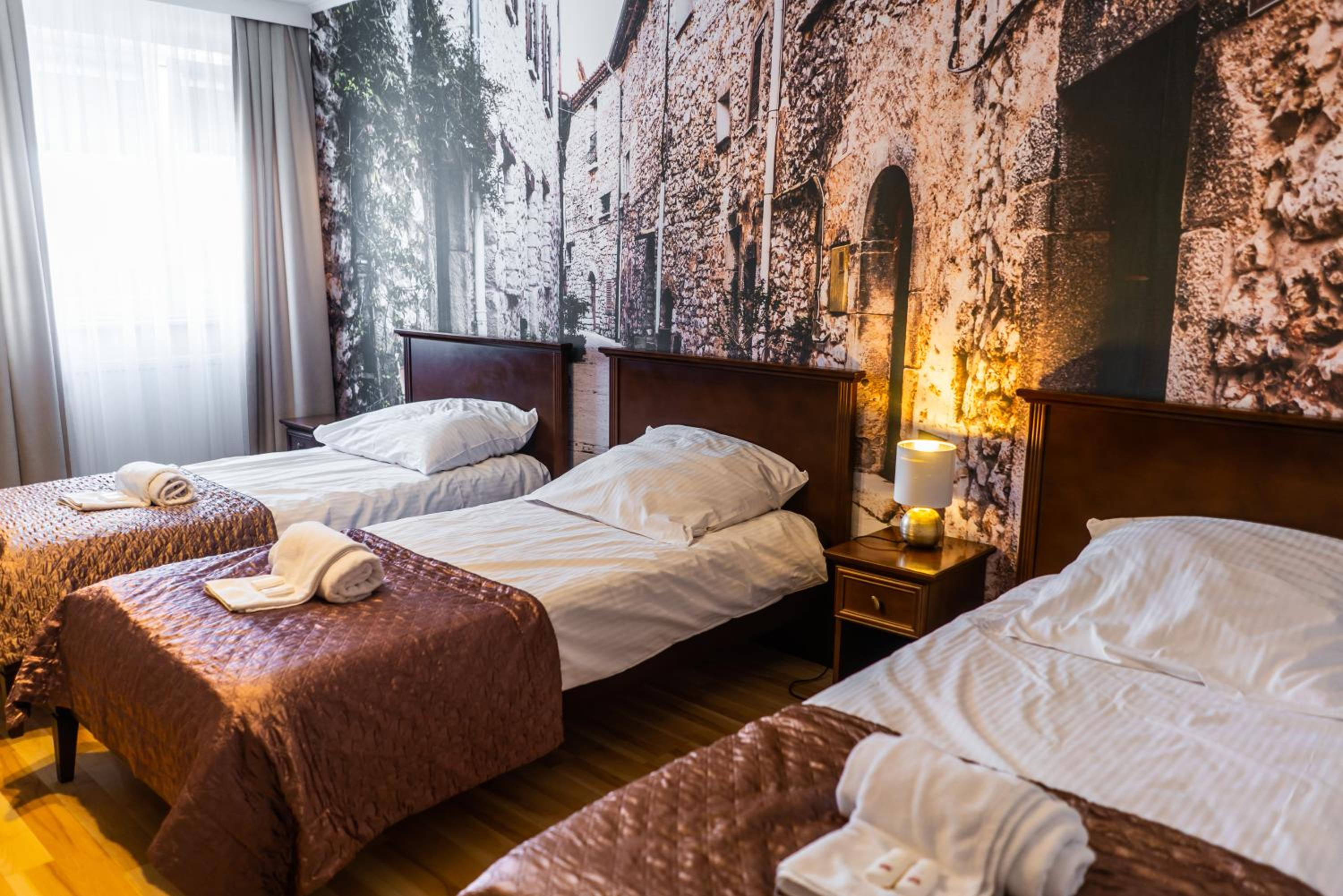 Triple Room - Photo 13