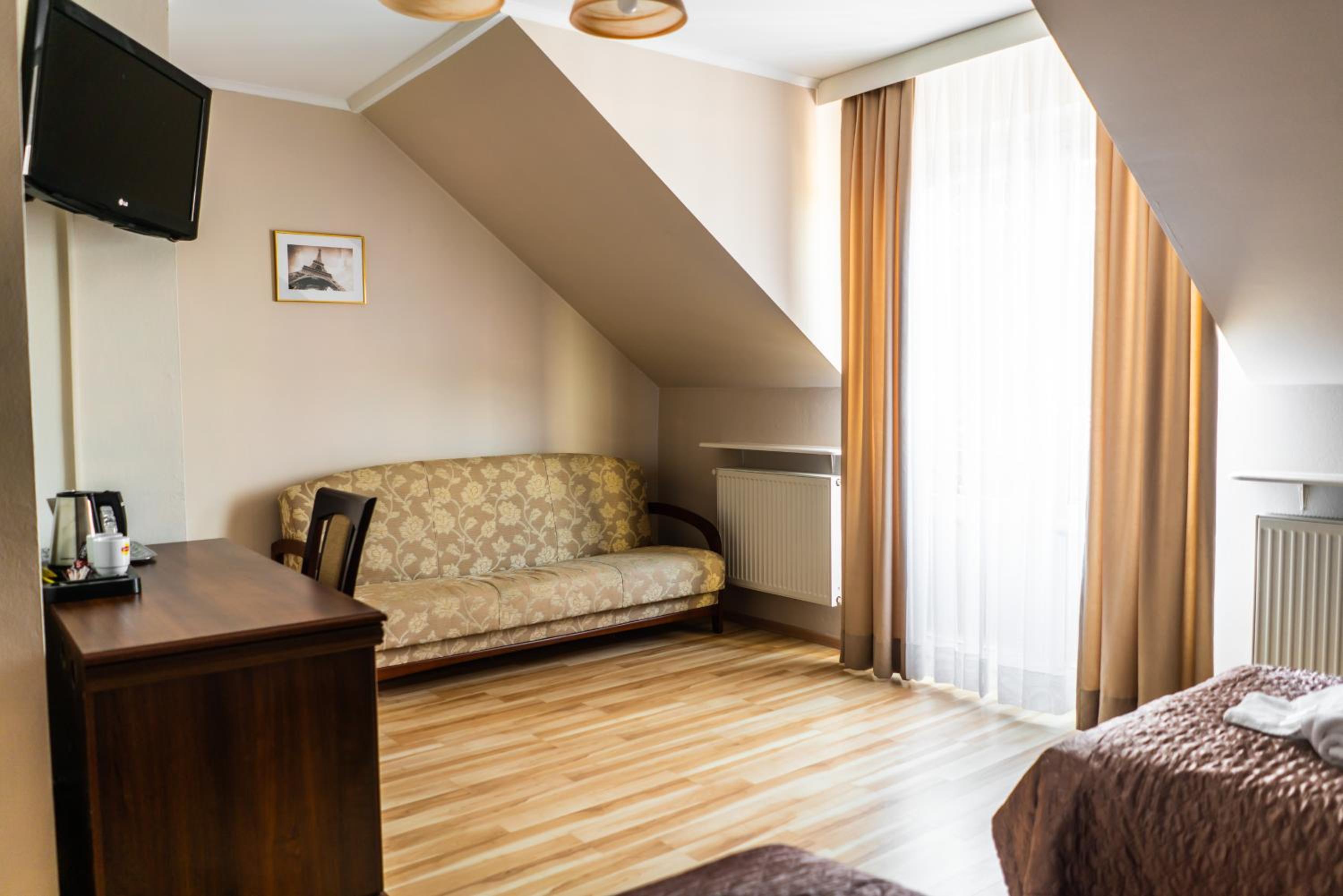 Twin Room - Photo 1