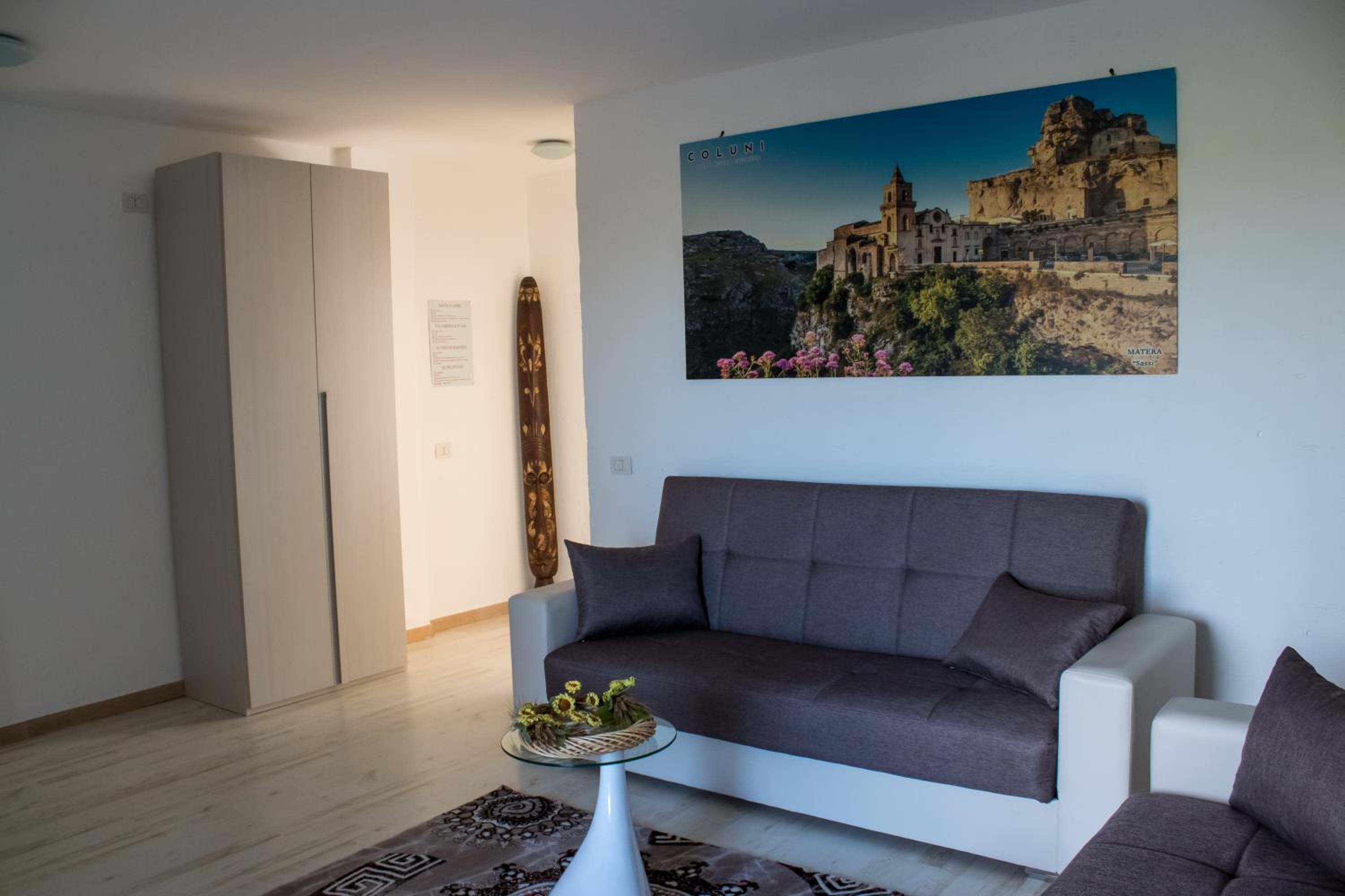 Family Room - Photo 4