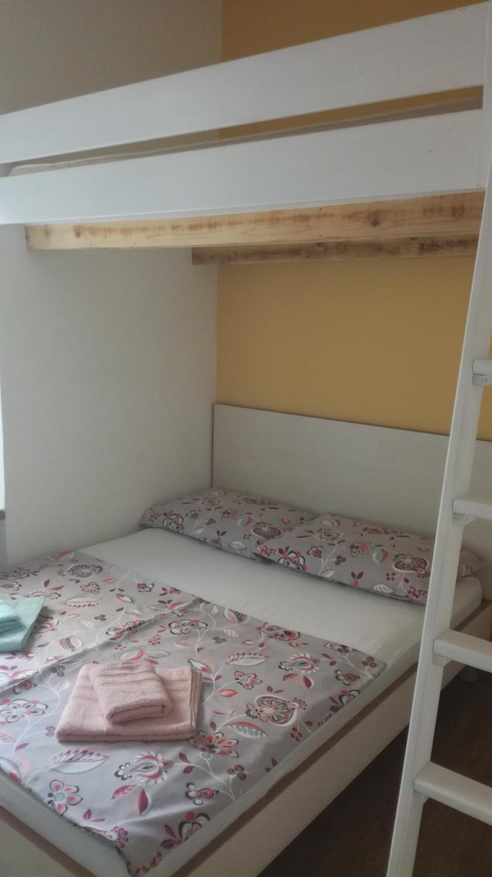 One-Bedroom Apartment - Photo 1