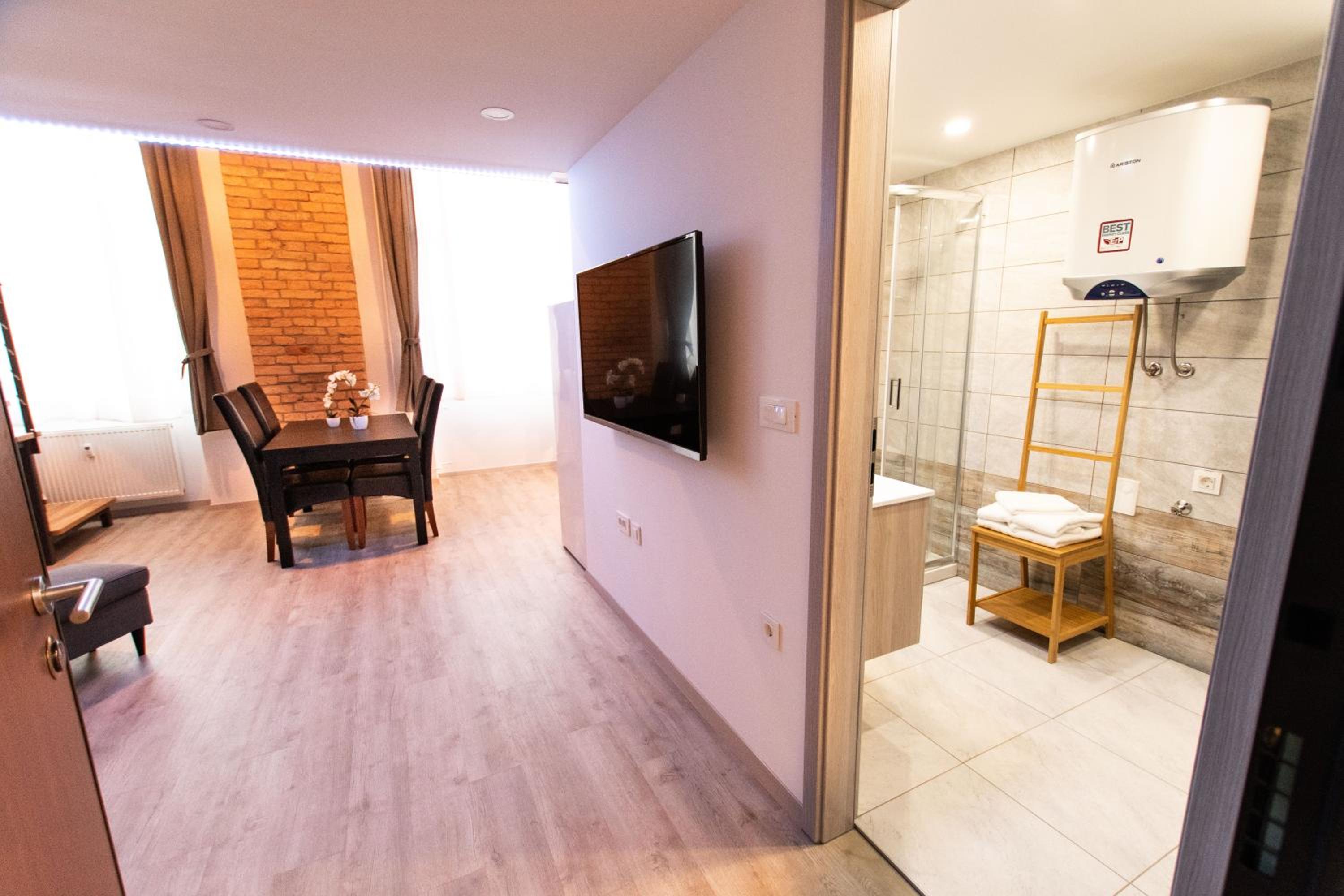 One-Bedroom Apartment photo 2
