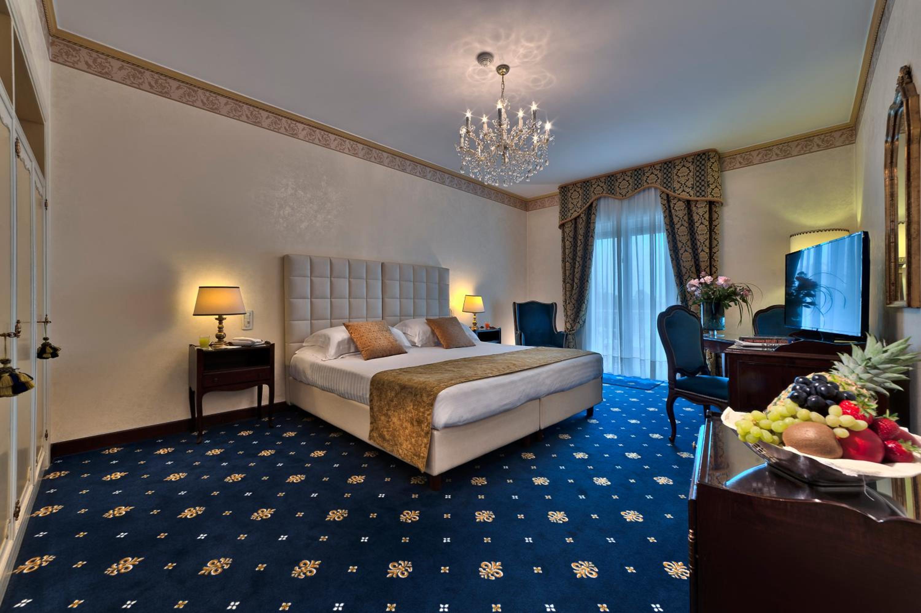 Classic Double or Twin Room single use