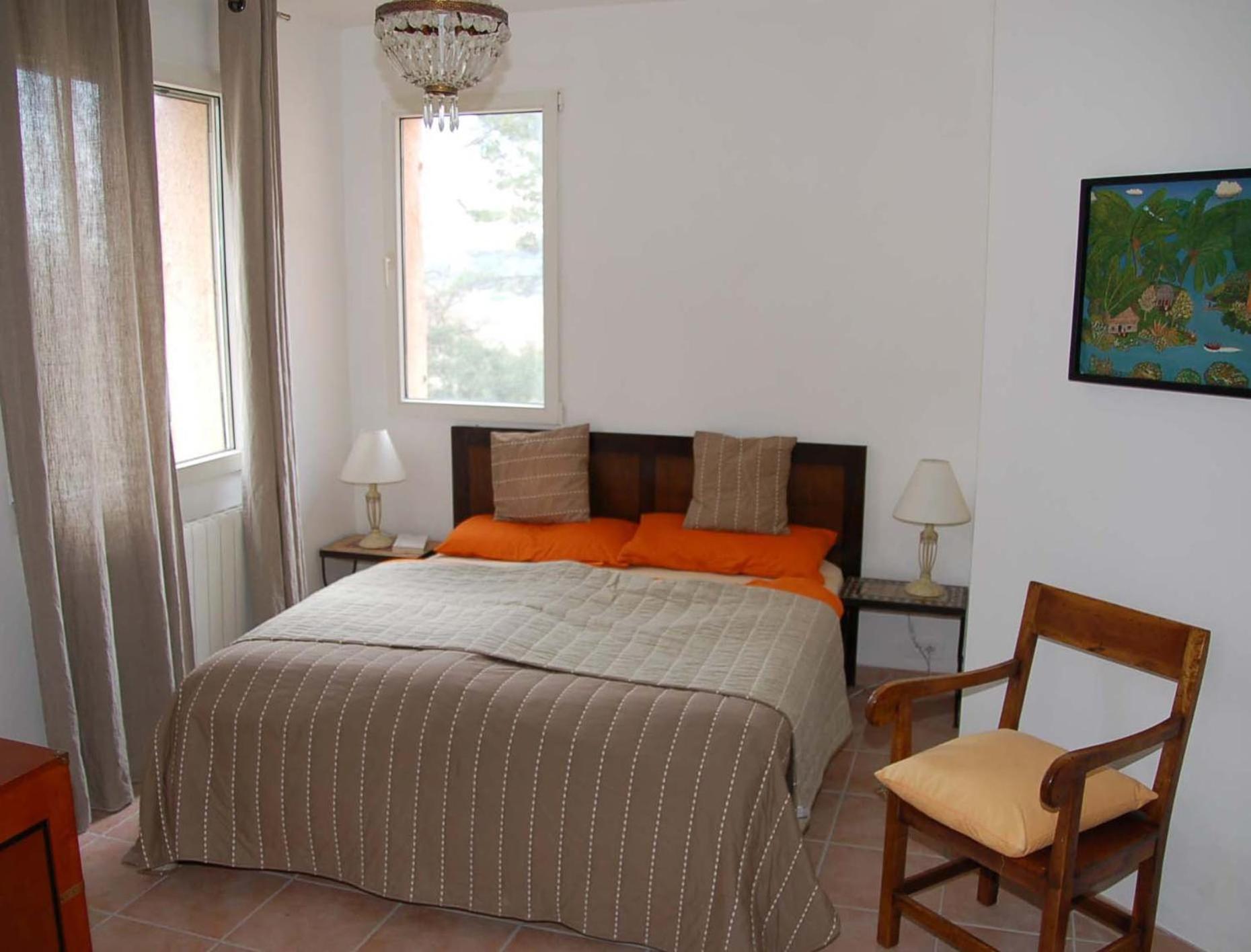 One-Bedroom Apartment photo 2