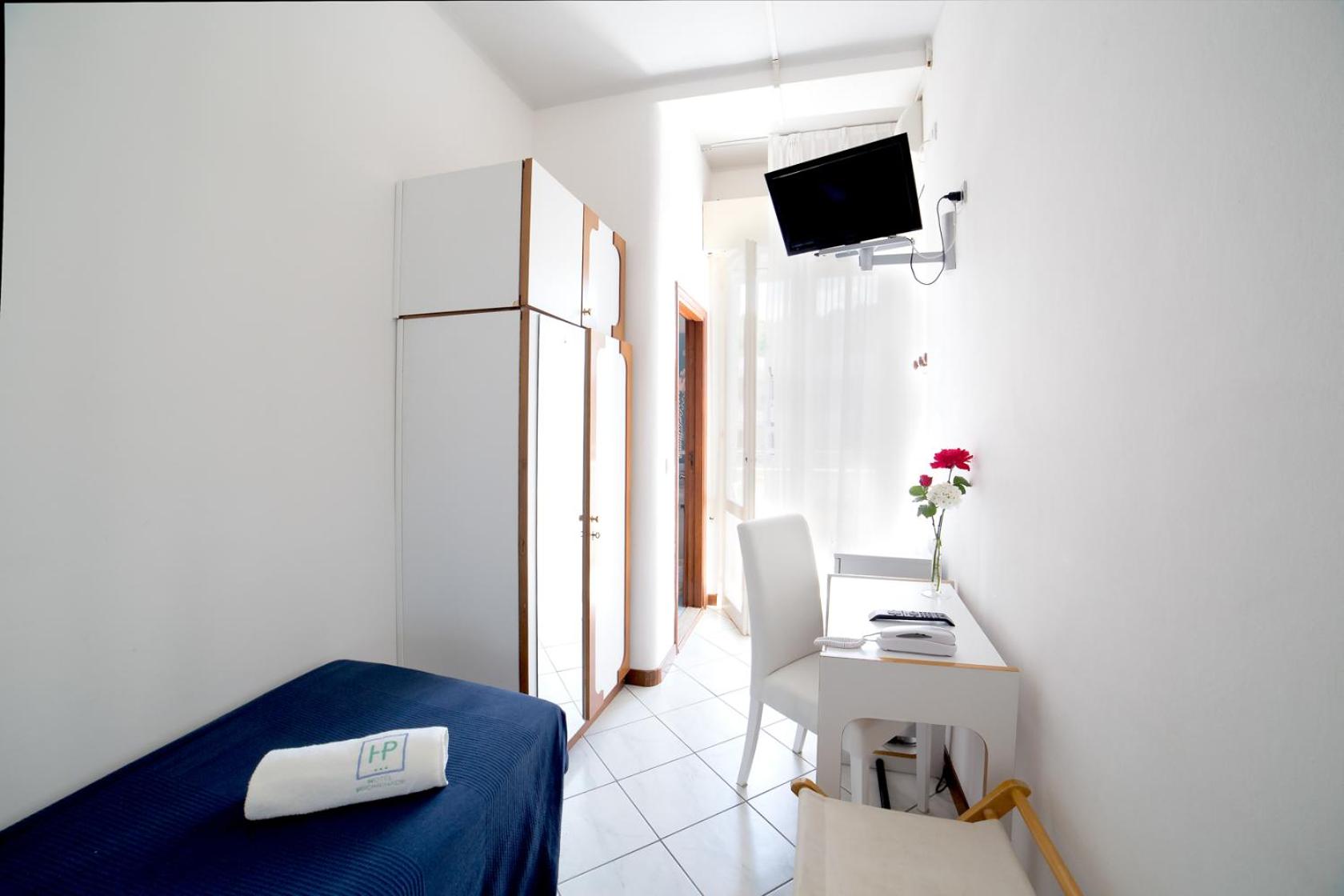 Single Room photo 3