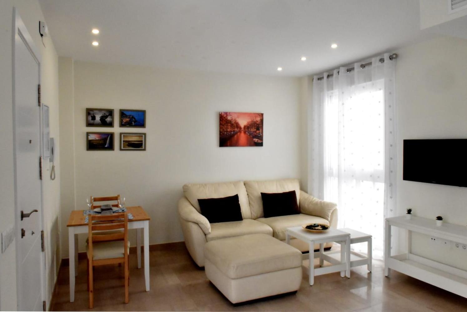 One-Bedroom Apartment photo 2