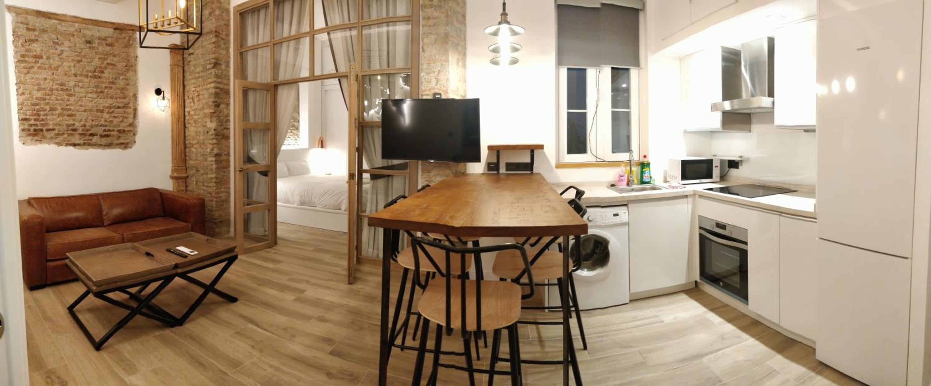 Apartment photo 2