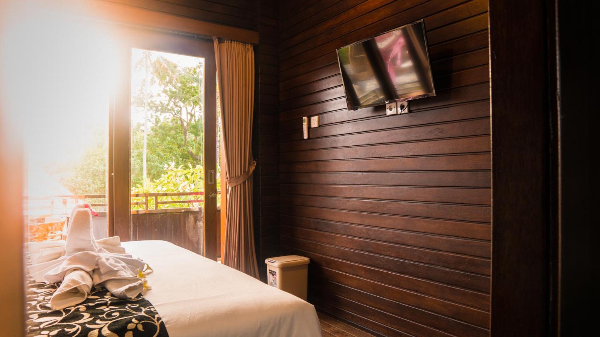 Double Room with Balcony - Photo 4