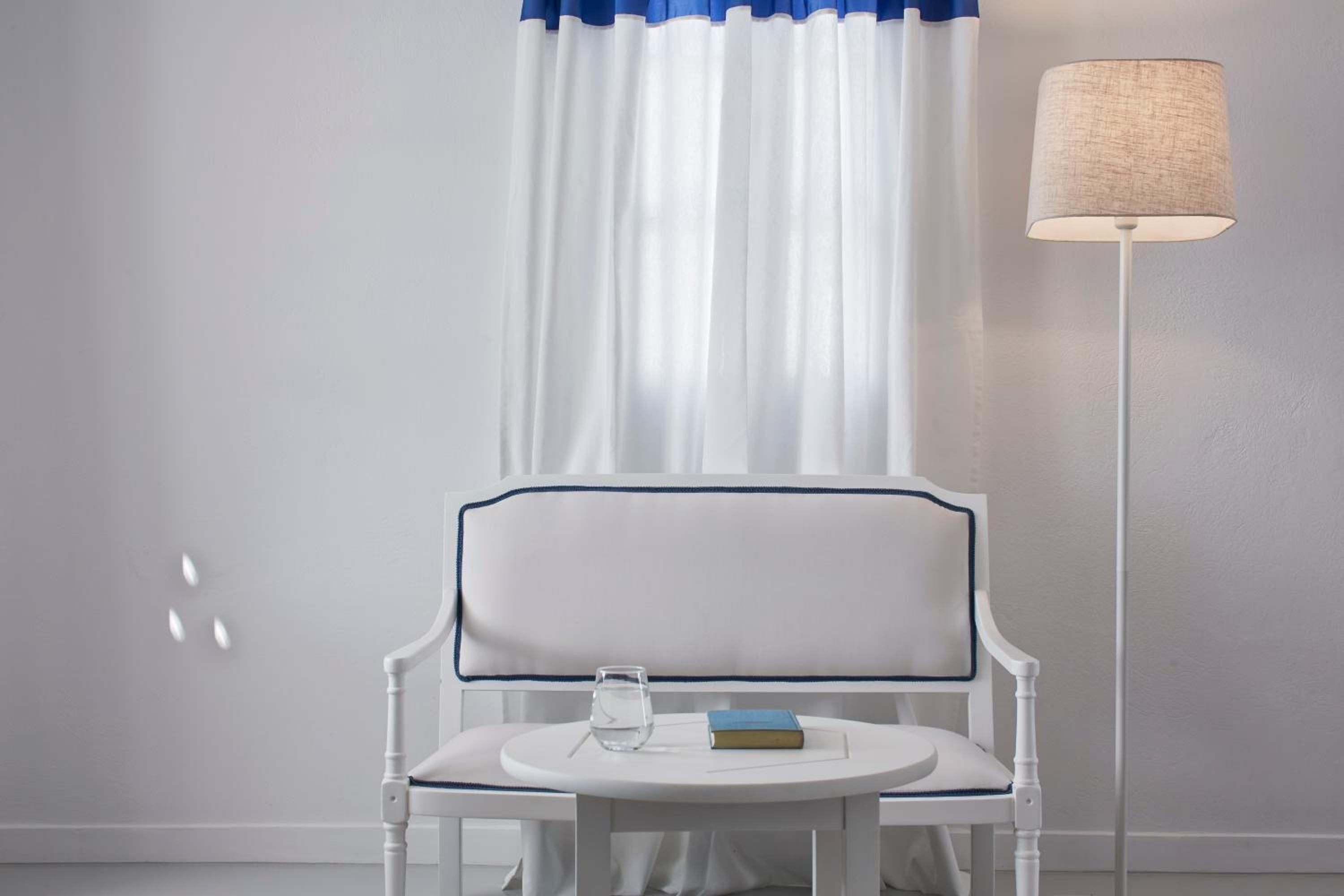 Exclusive White Suite with Sea View & Outdoor Hot Tub  - Photo 6