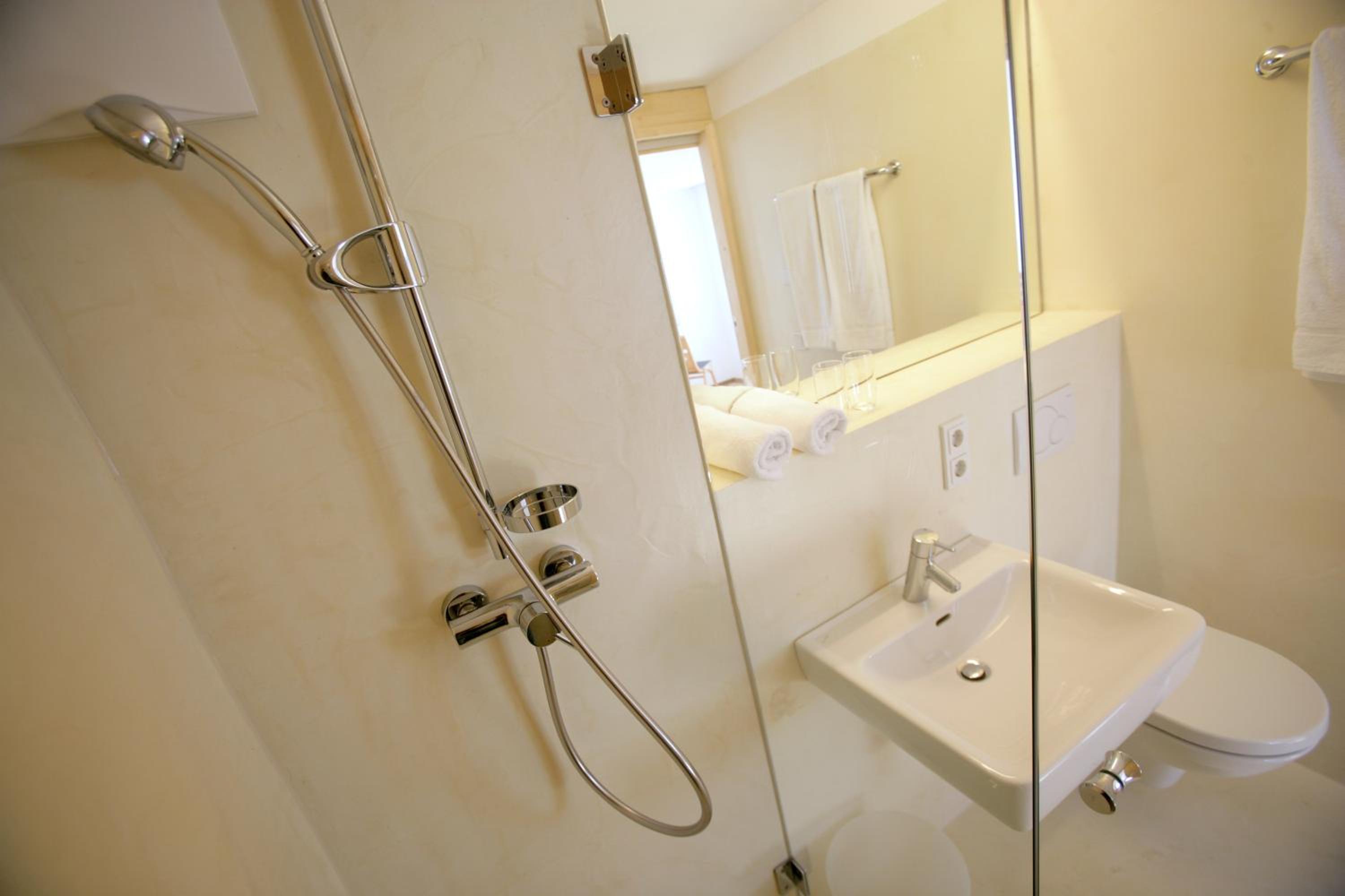Double Room - Photo 7