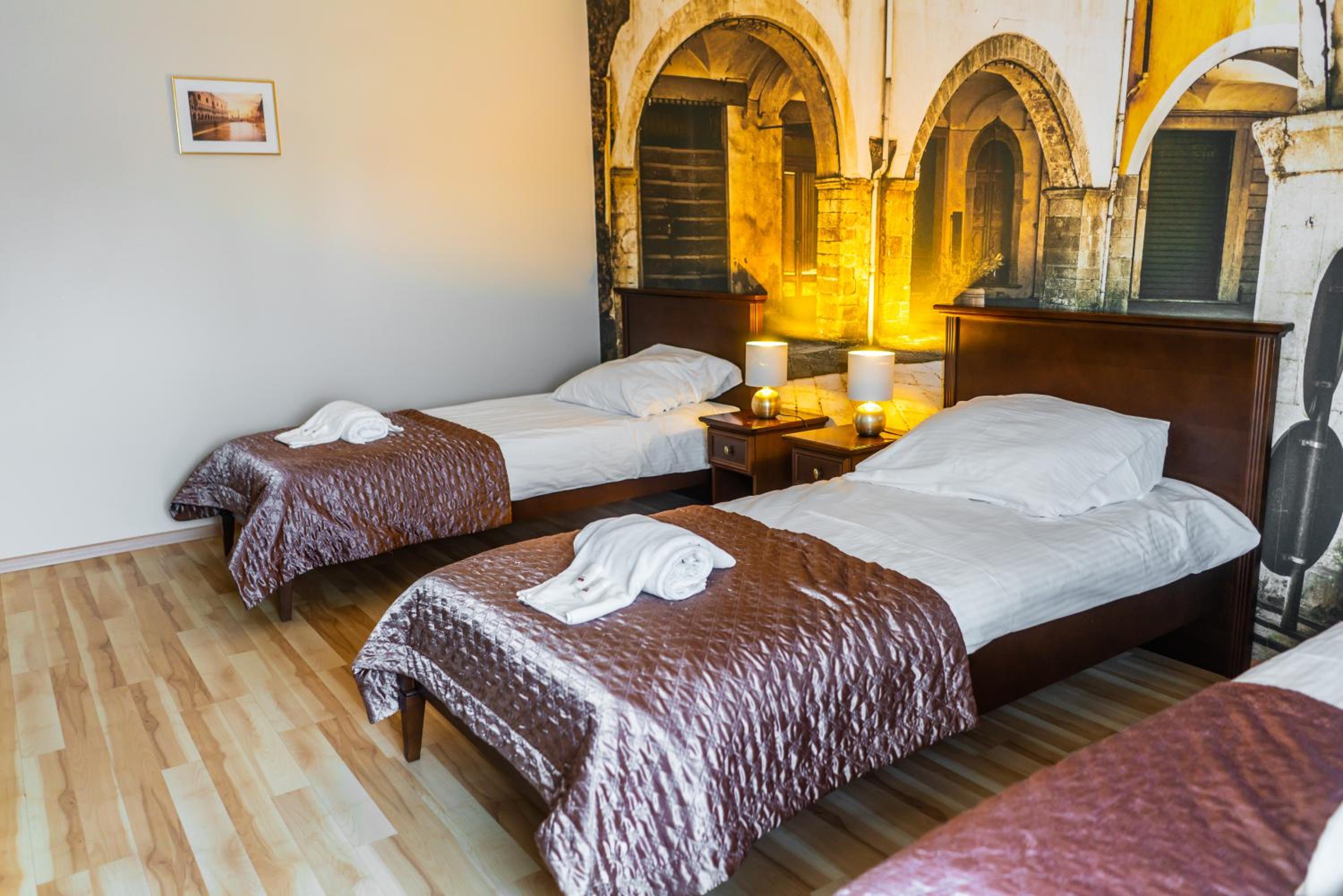 Quadruple Room - Photo 9