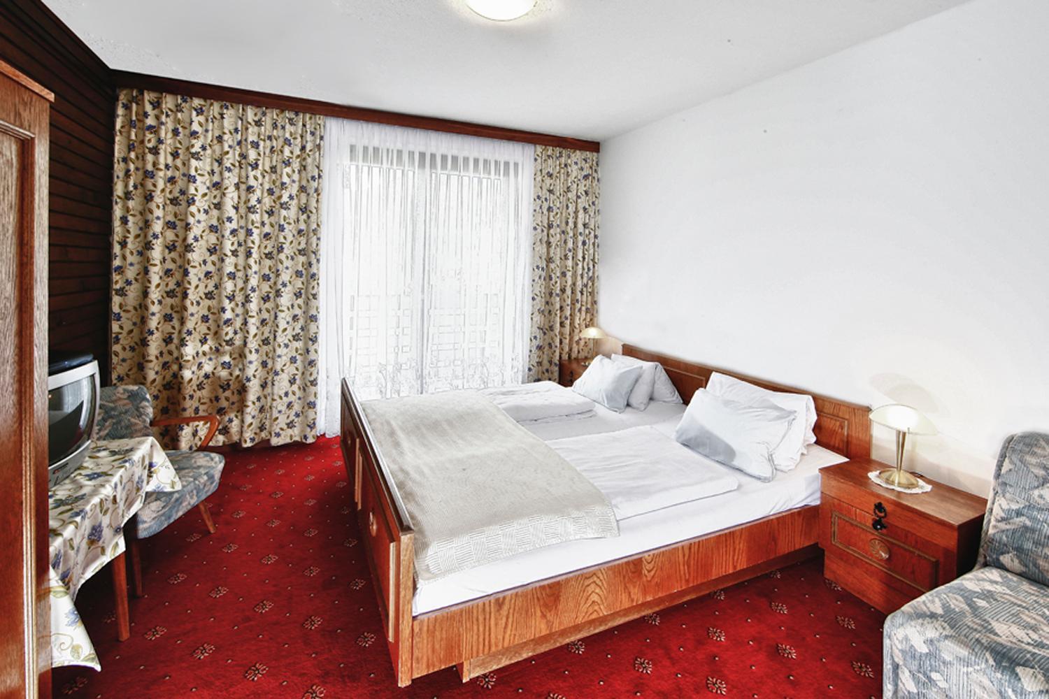 Quadruple Room with Mountain View photo 1