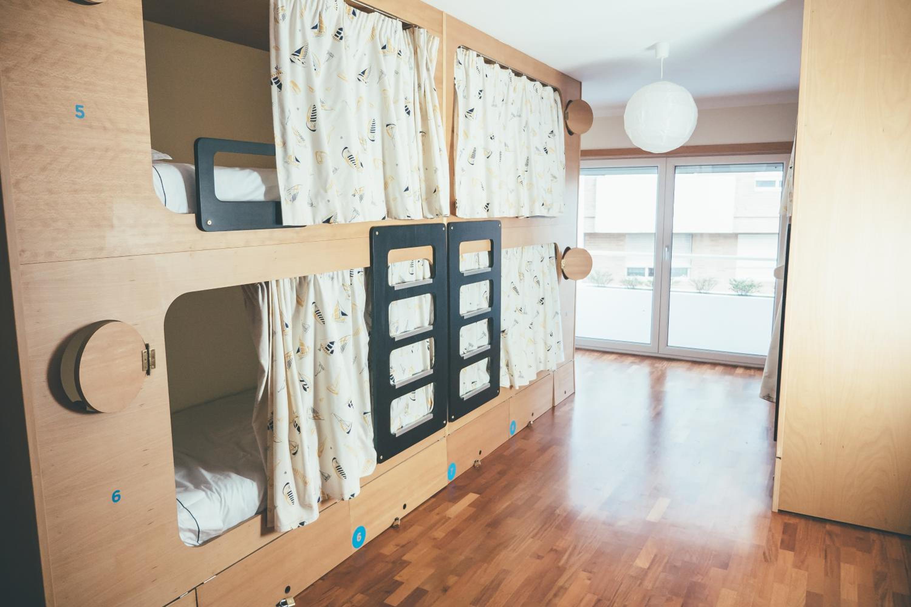 Bed in 10-Bed Mixed Dormitory Room photo 3