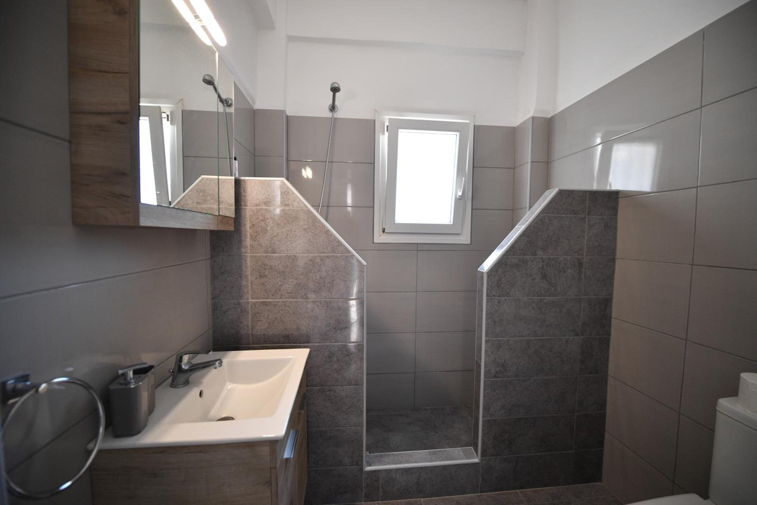 Double or Twin Room - Photo 18