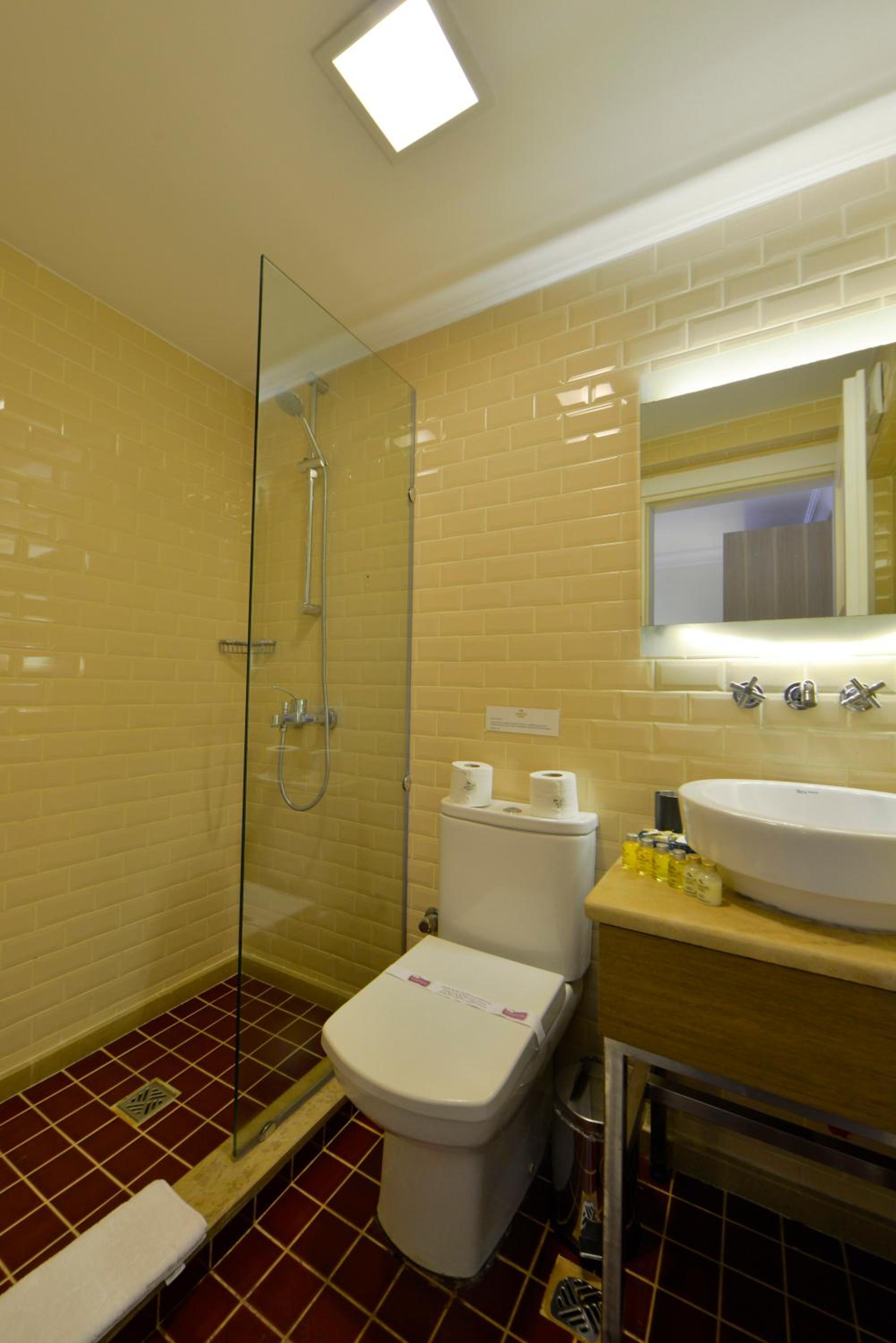 Deluxe Double or Twin Room with Hagia Sophia View thumbnail 6