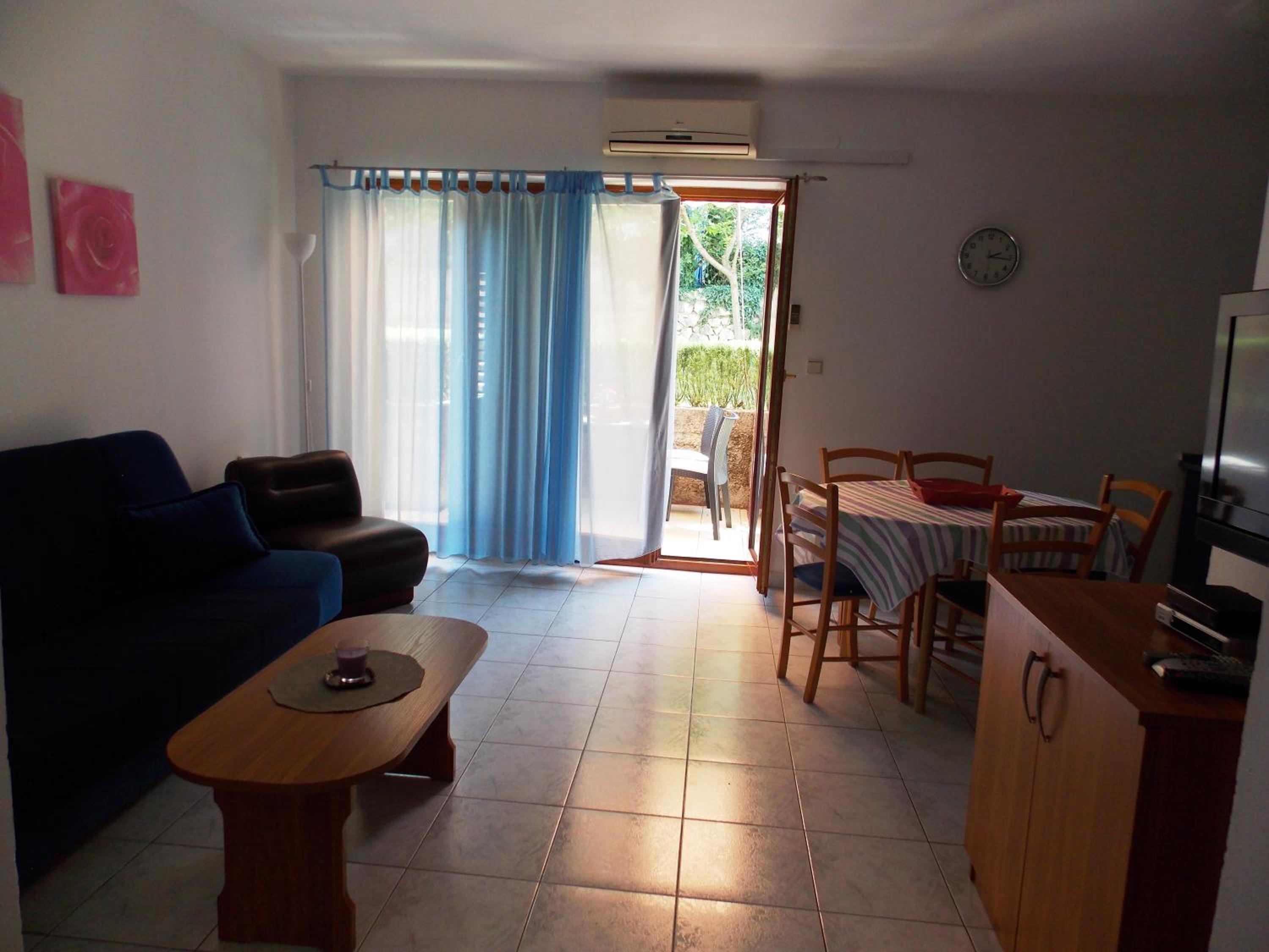 Apartment with Mountain View photo 1
