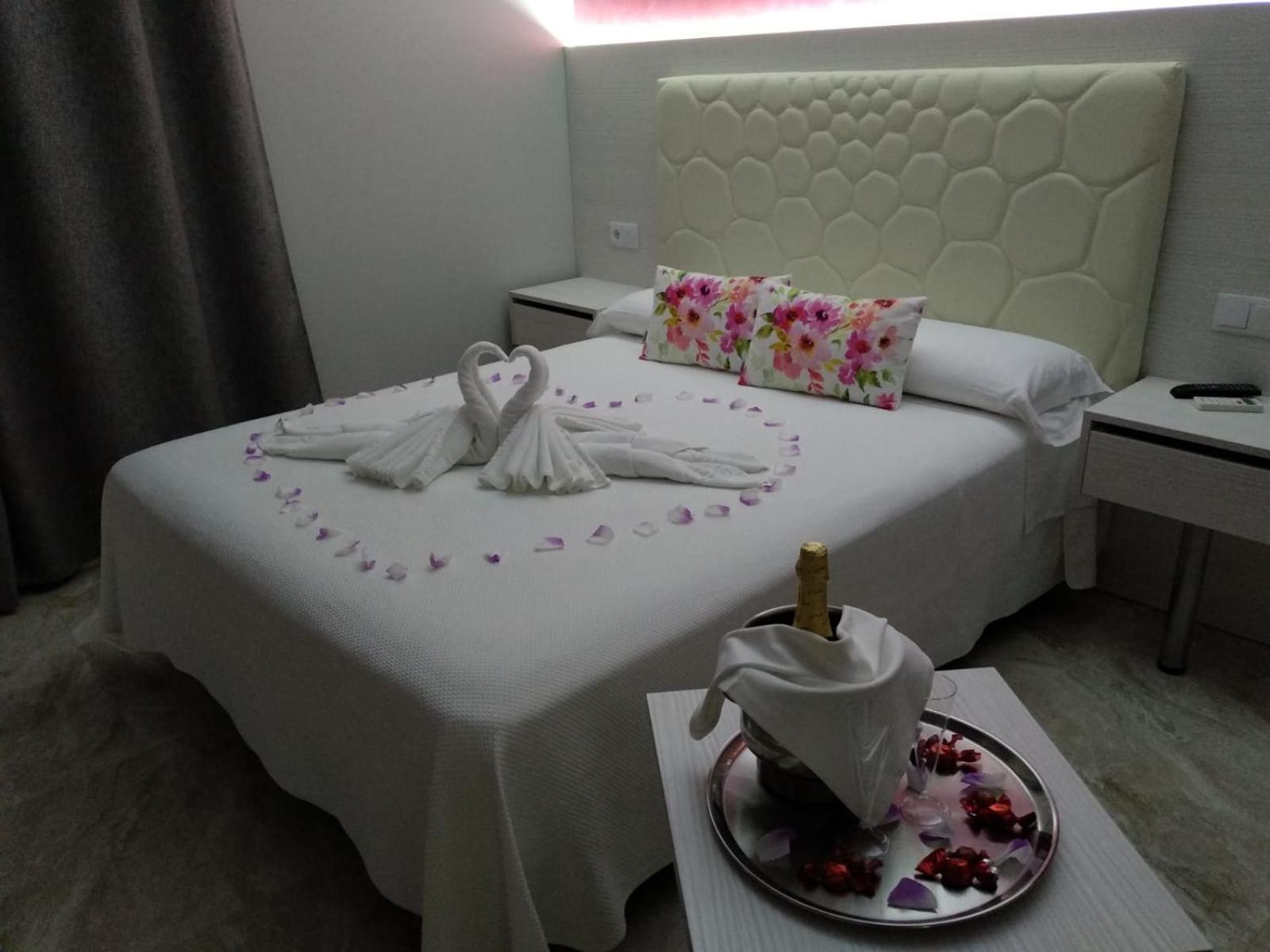 Habitación Doble con Bañera de Hidromasaje