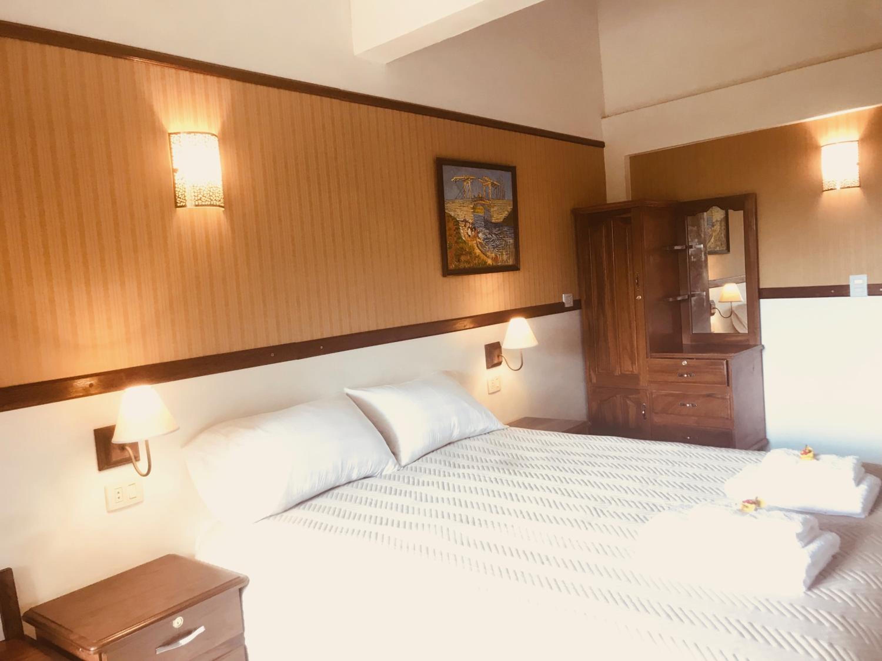 Queen Room with Balcony