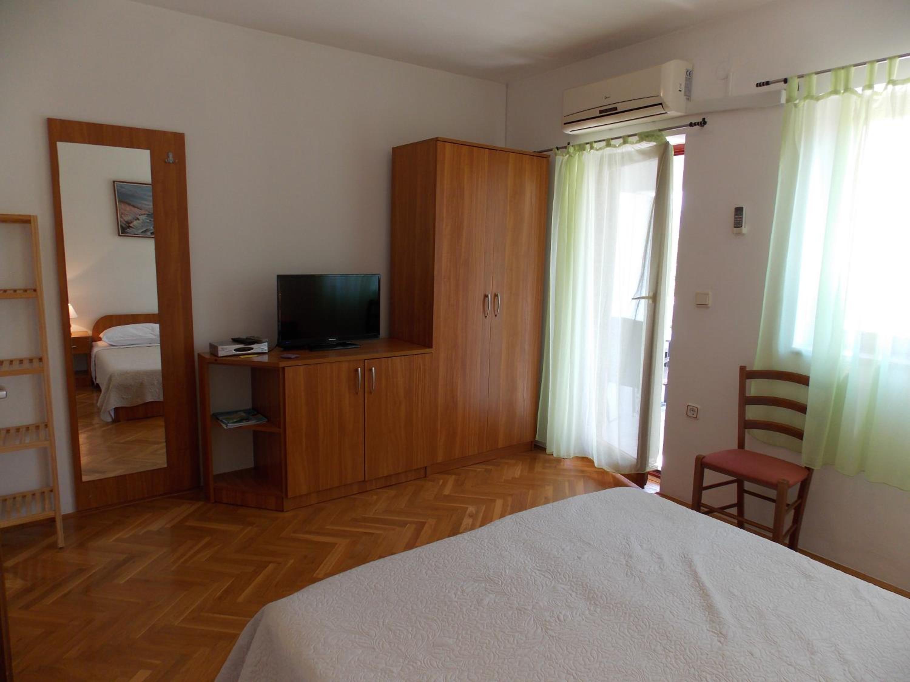 Apartment photo 1