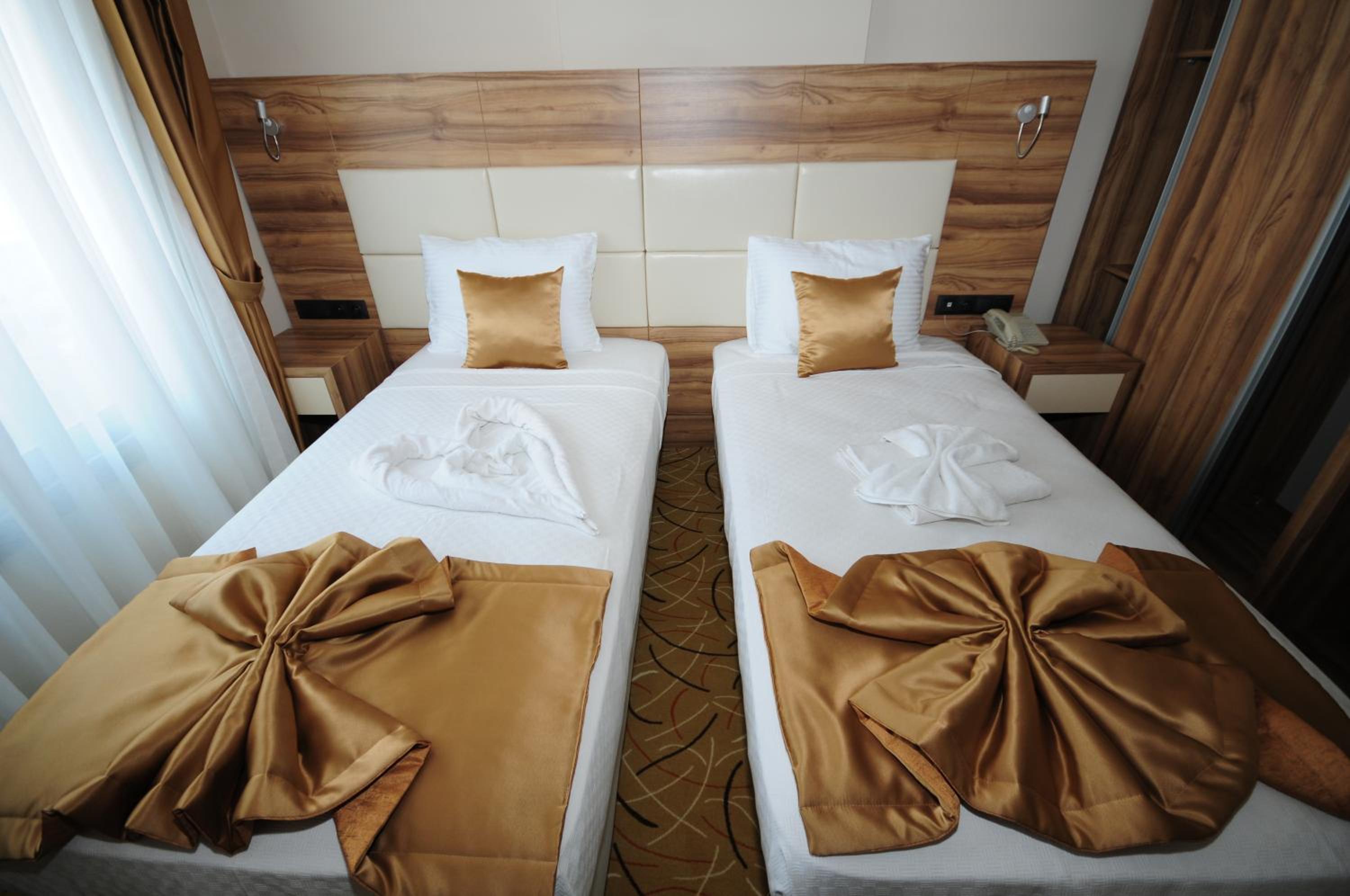 Economy Twin Room - Photo 1