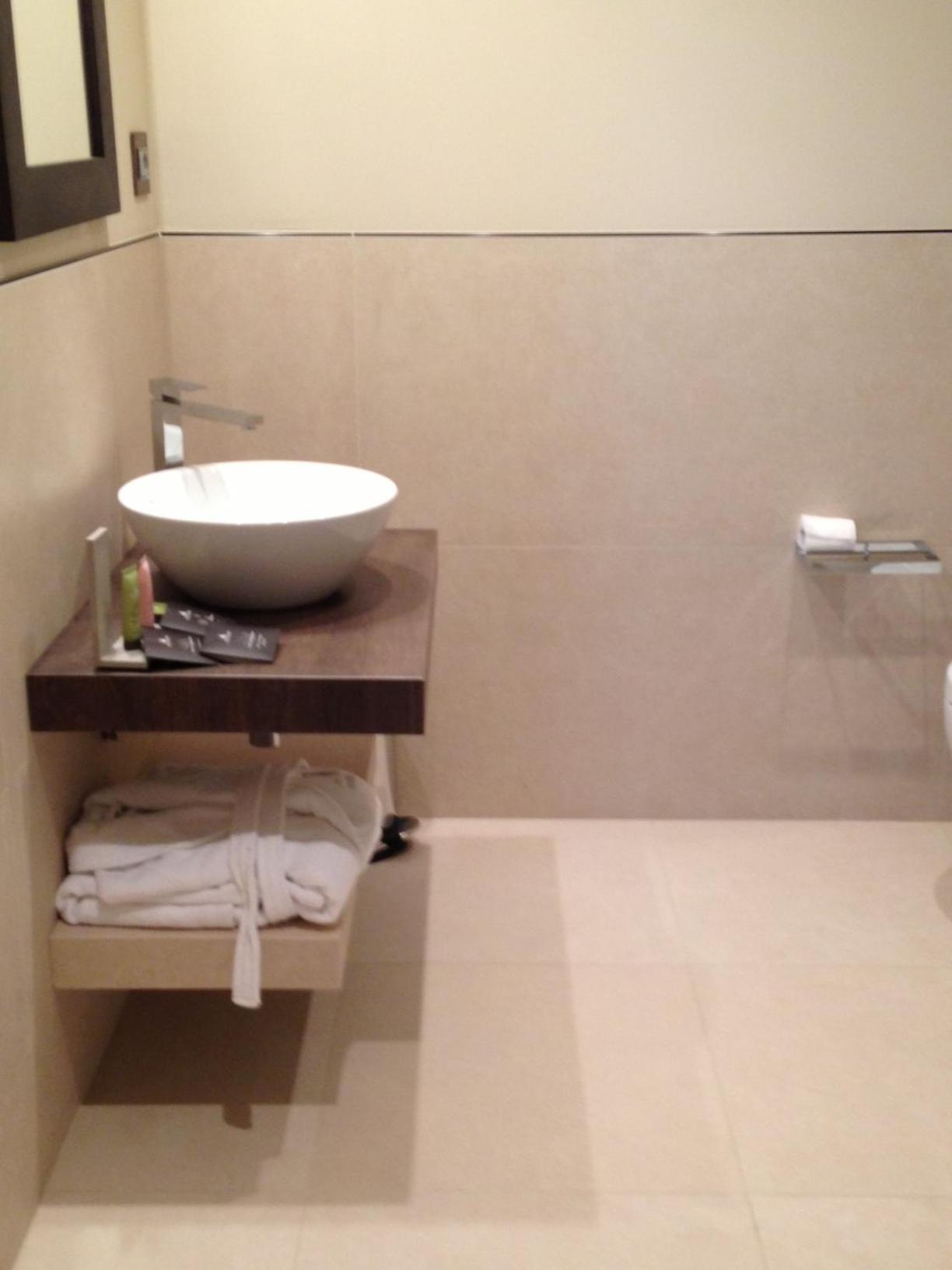 Double or Twin Room - Photo 7