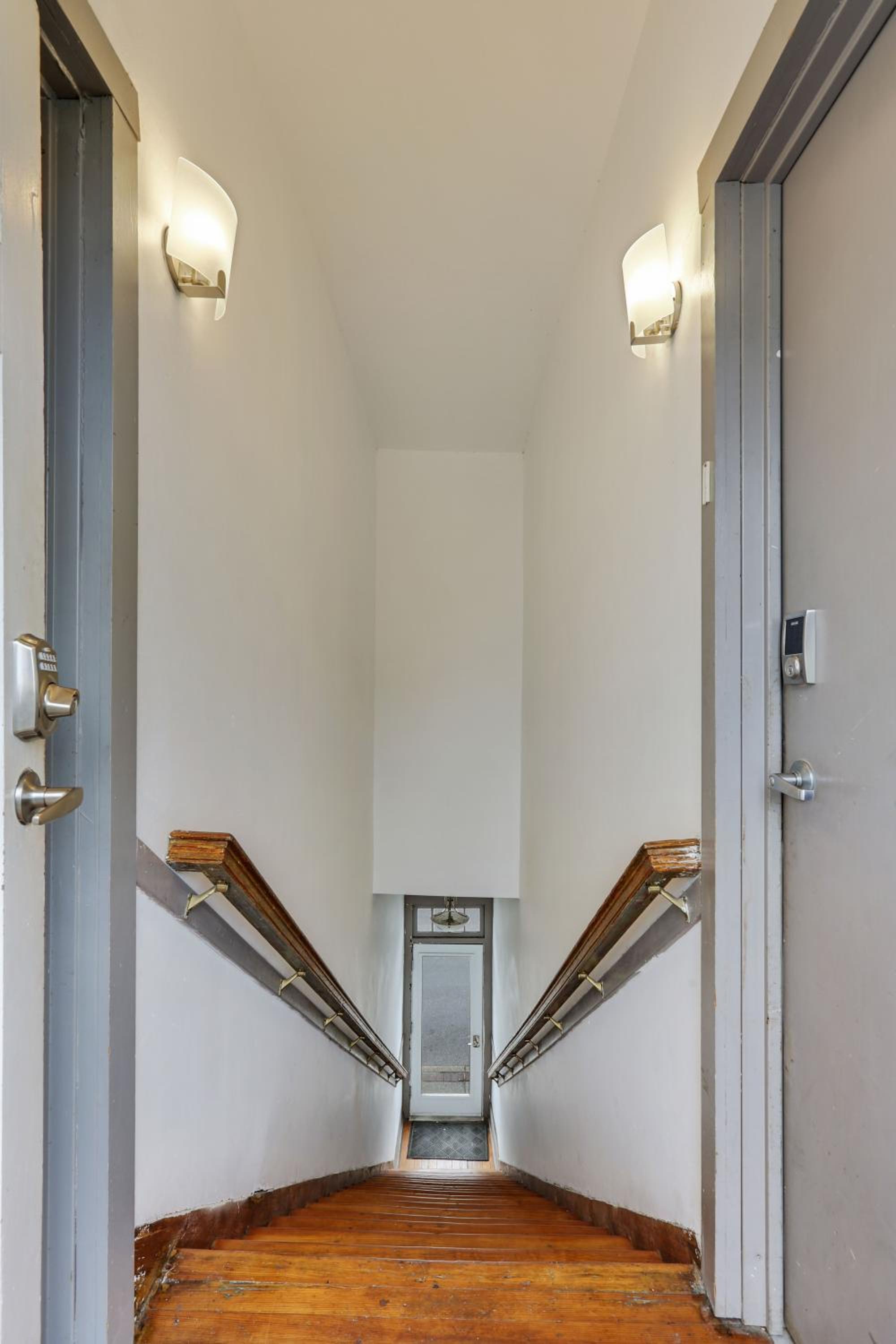 Three-Bedroom Apartment - Photo 17