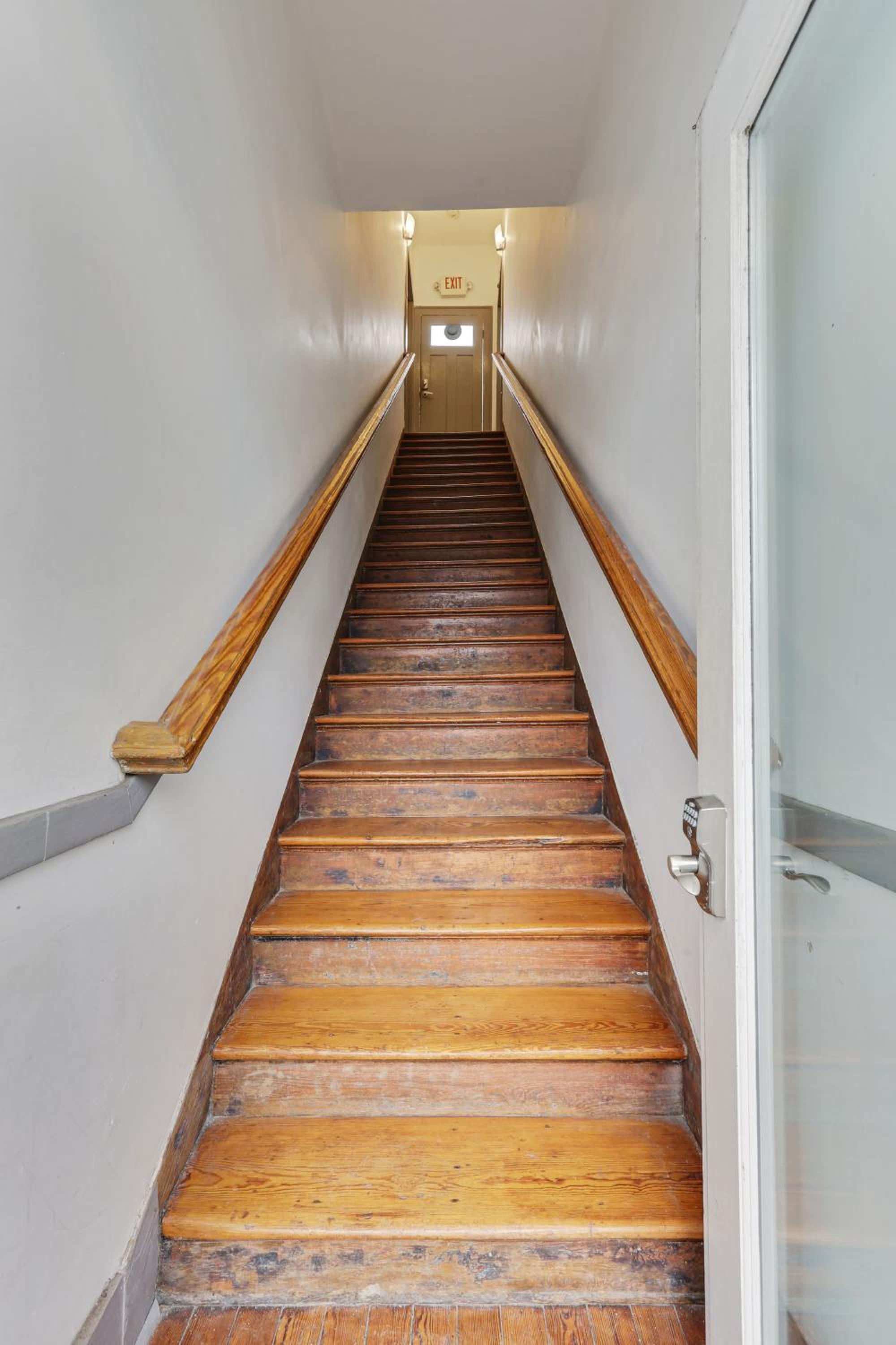 Three-Bedroom Apartment - Photo 18