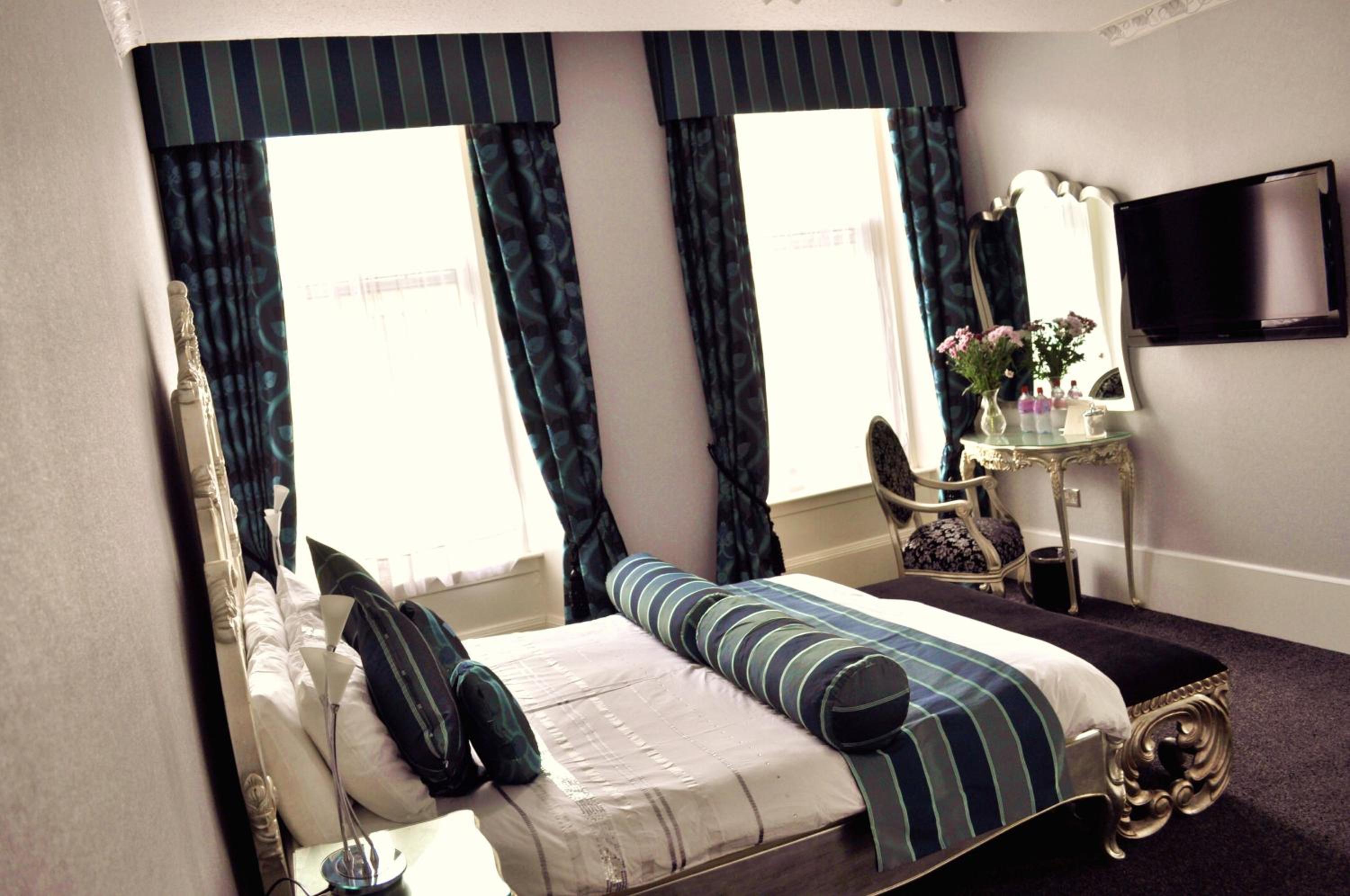 Honeymoon Suite photo 3