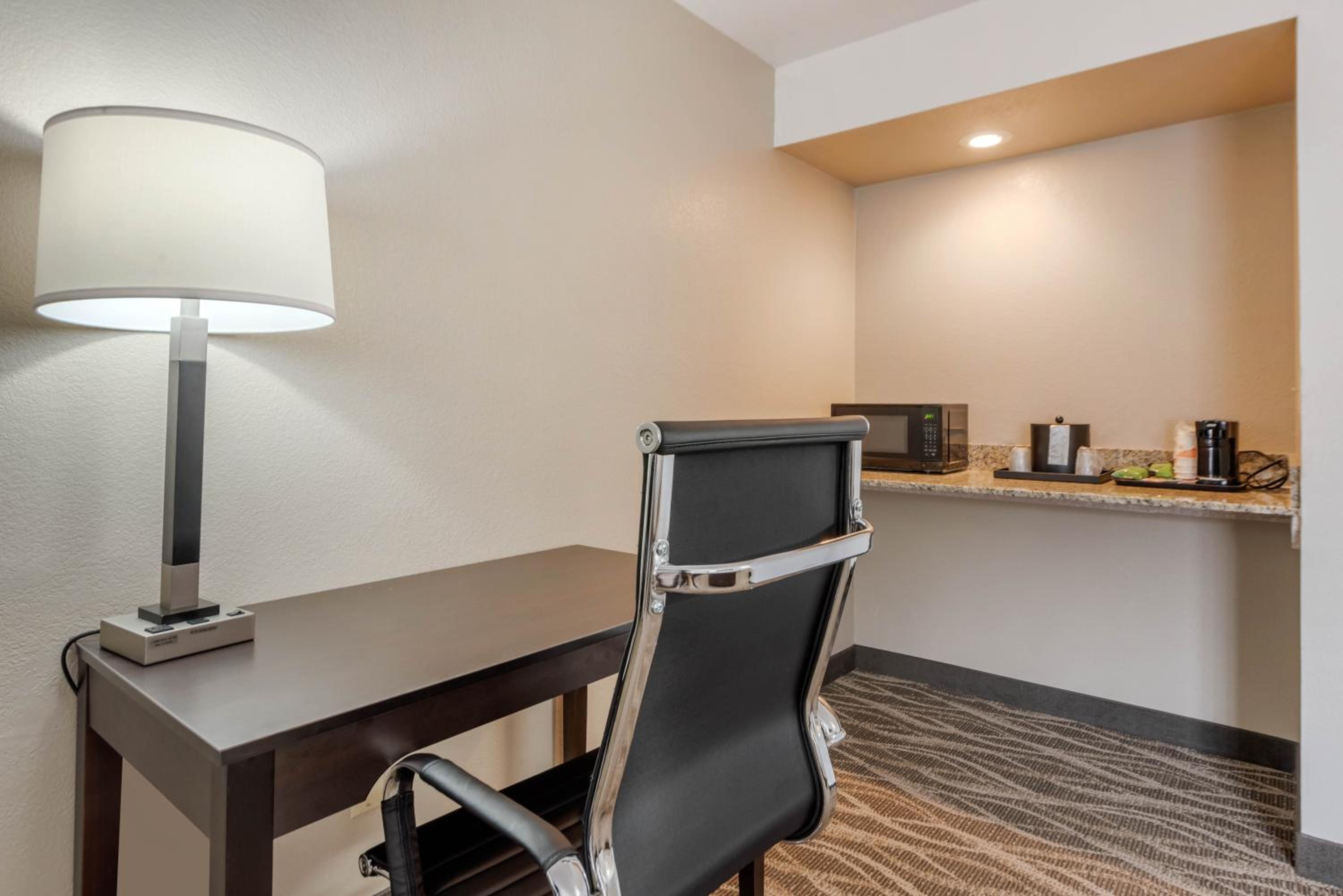 Superior Queen Suite with Two Queen Beds - Non Smoking photo 1