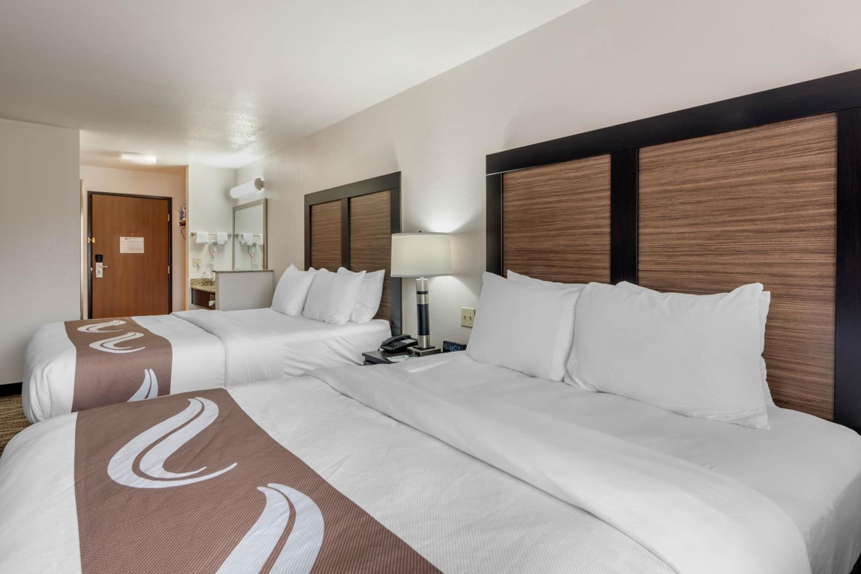 Superior Queen Suite with Two Queen Beds - Non Smoking photo 3