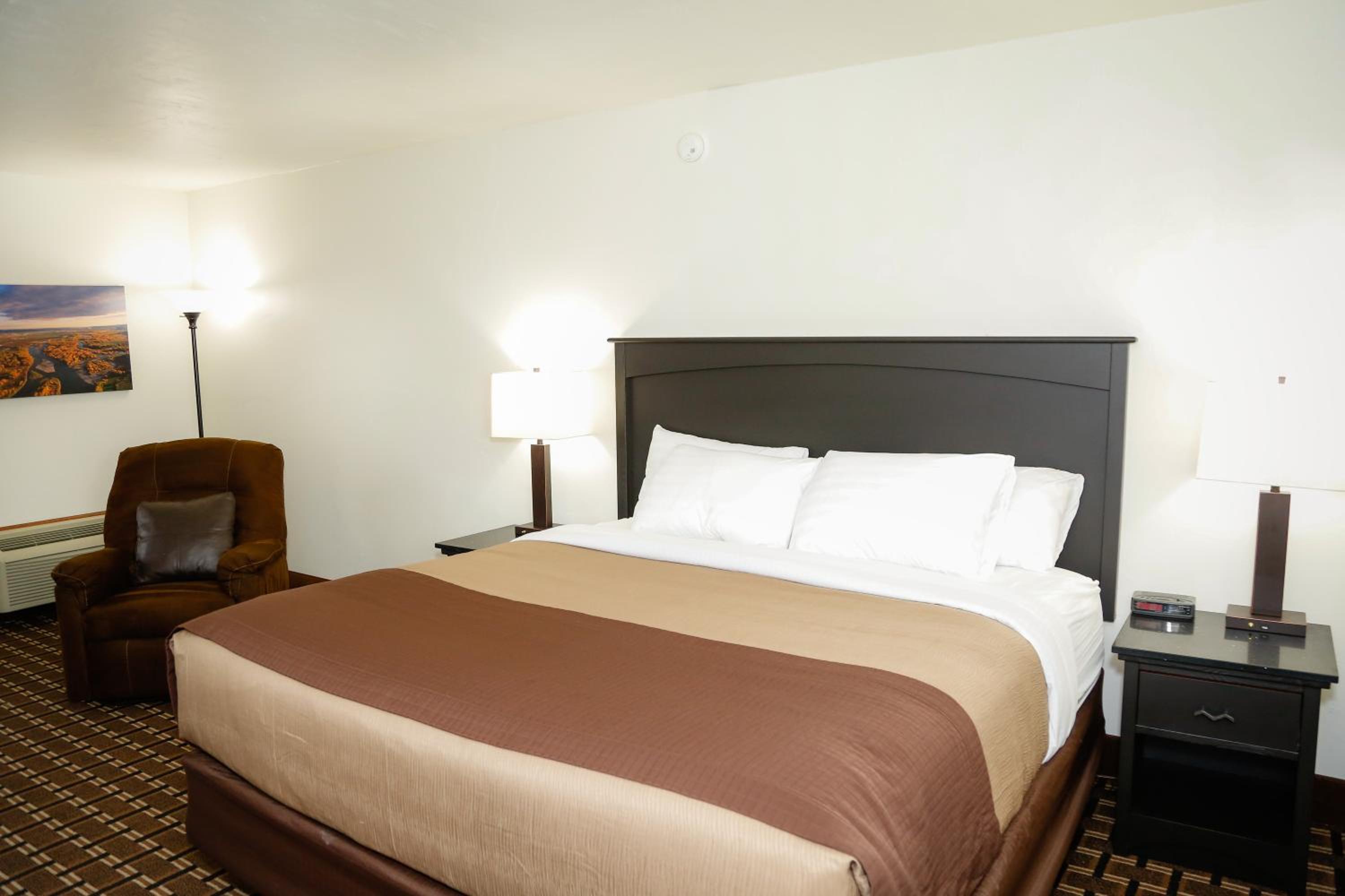Standard King Room photo 3