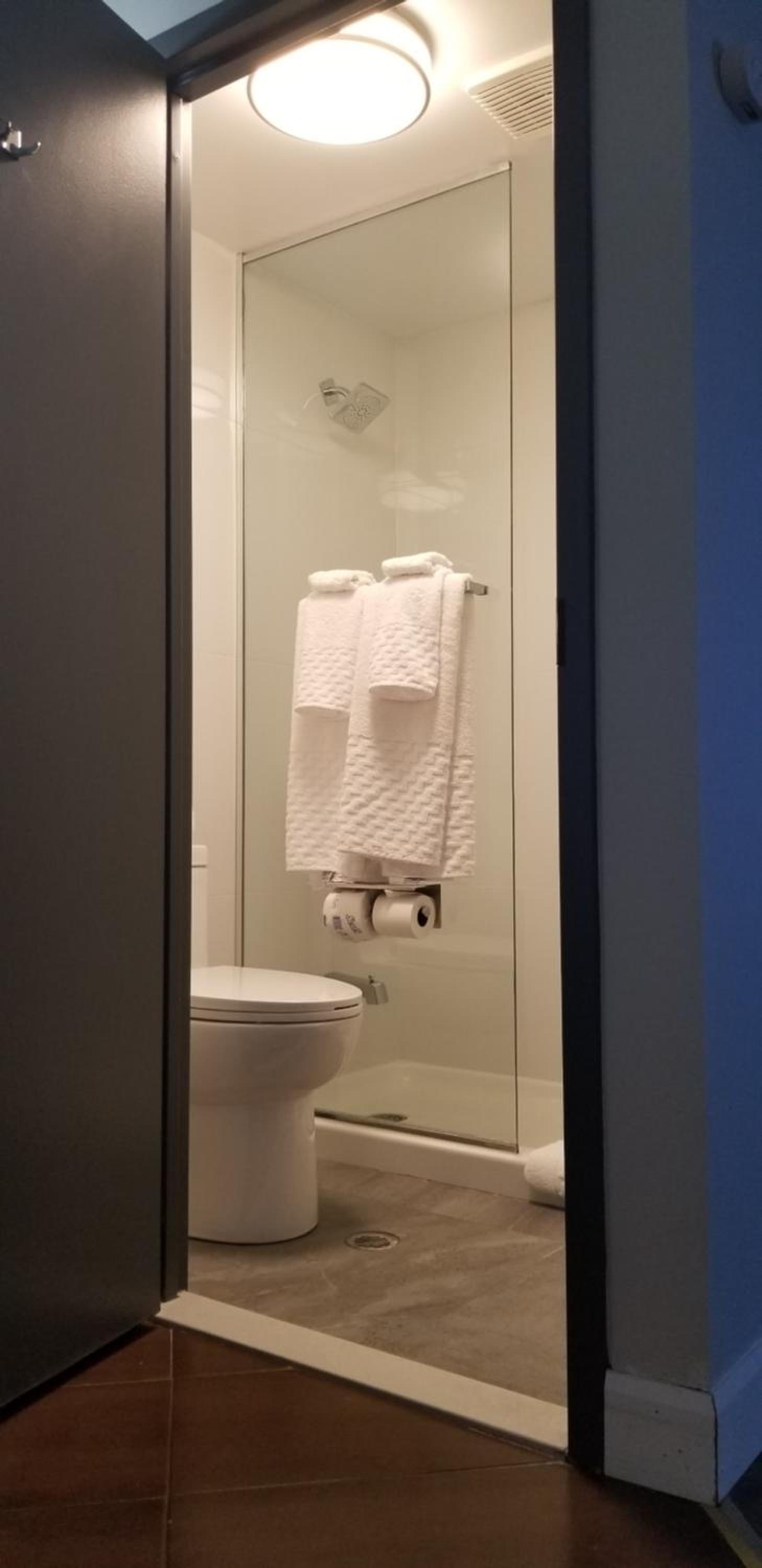 King Suite with Balcony - Non-Smoking