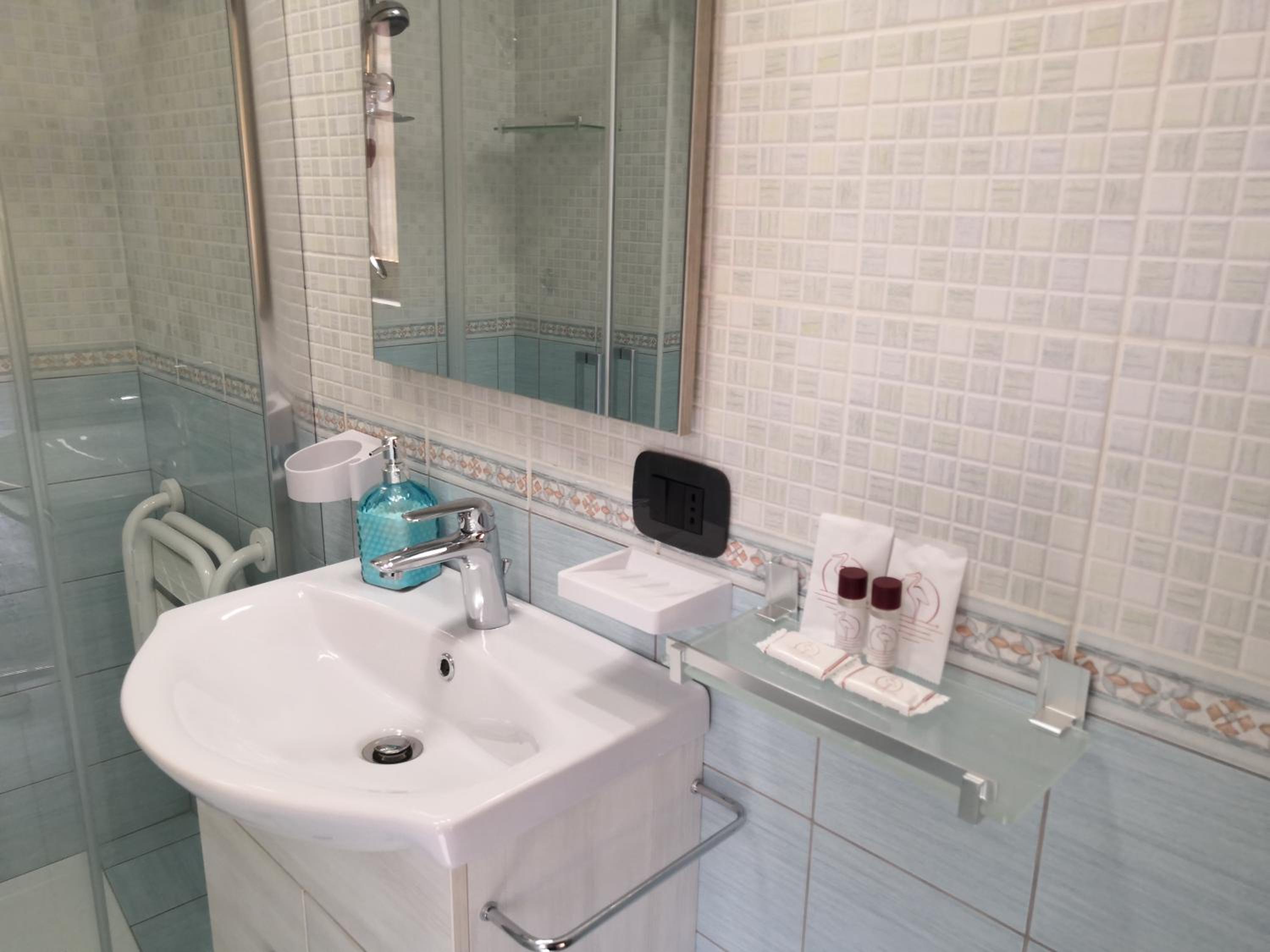Deluxe Double Room - Photo 59