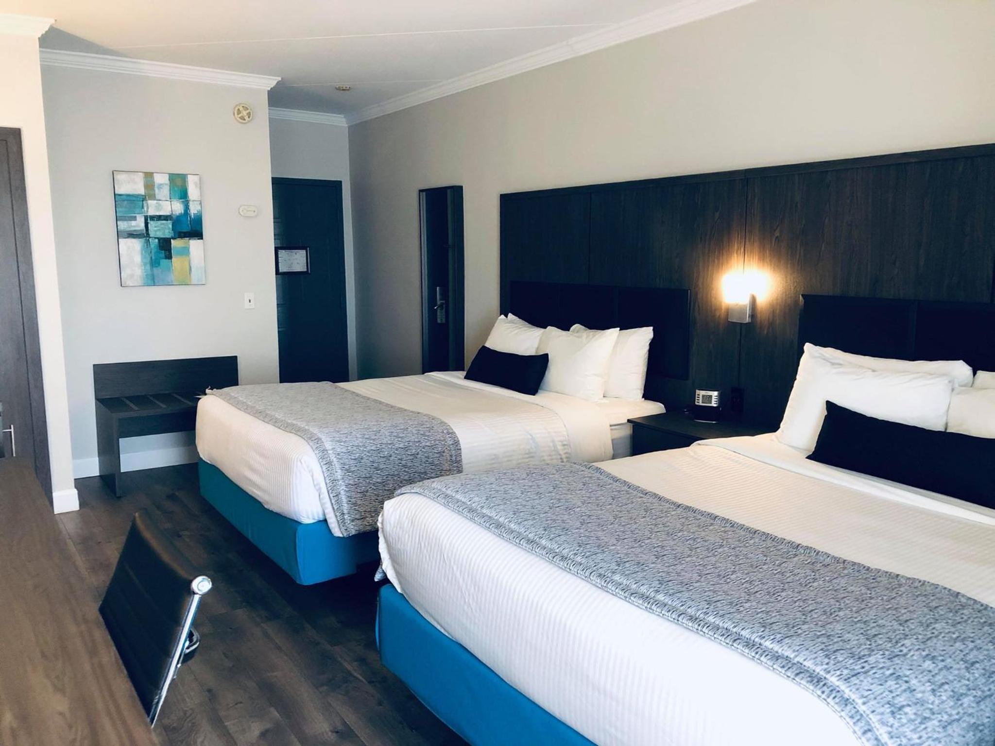 Queen Room with Two Queen Beds - Shower Only/Non-Smoking