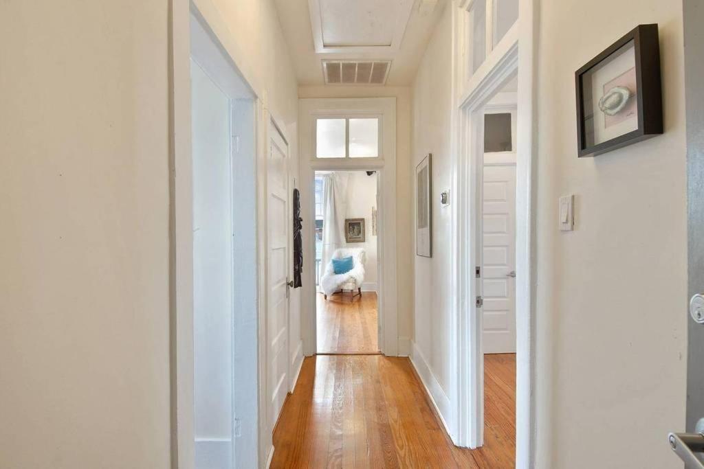 Apartment with Balcony - Photo 9