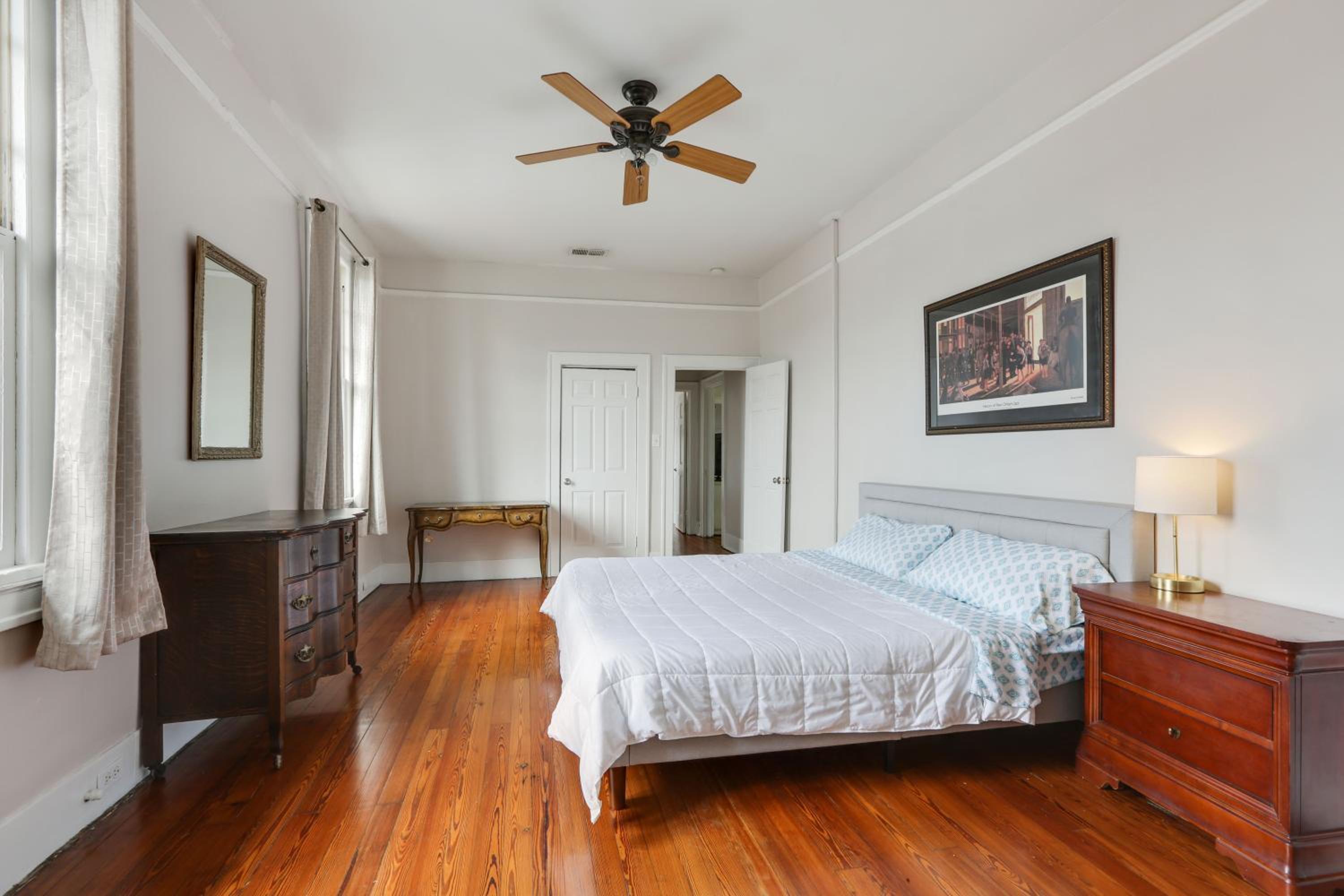 Three-Bedroom Apartment - Photo 11