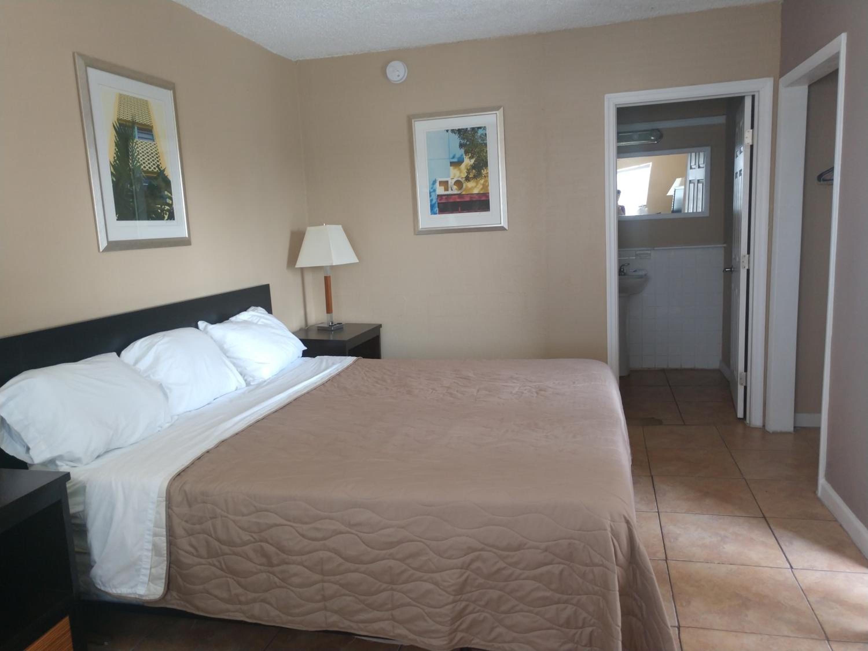 King Room - Disability Access photo 3