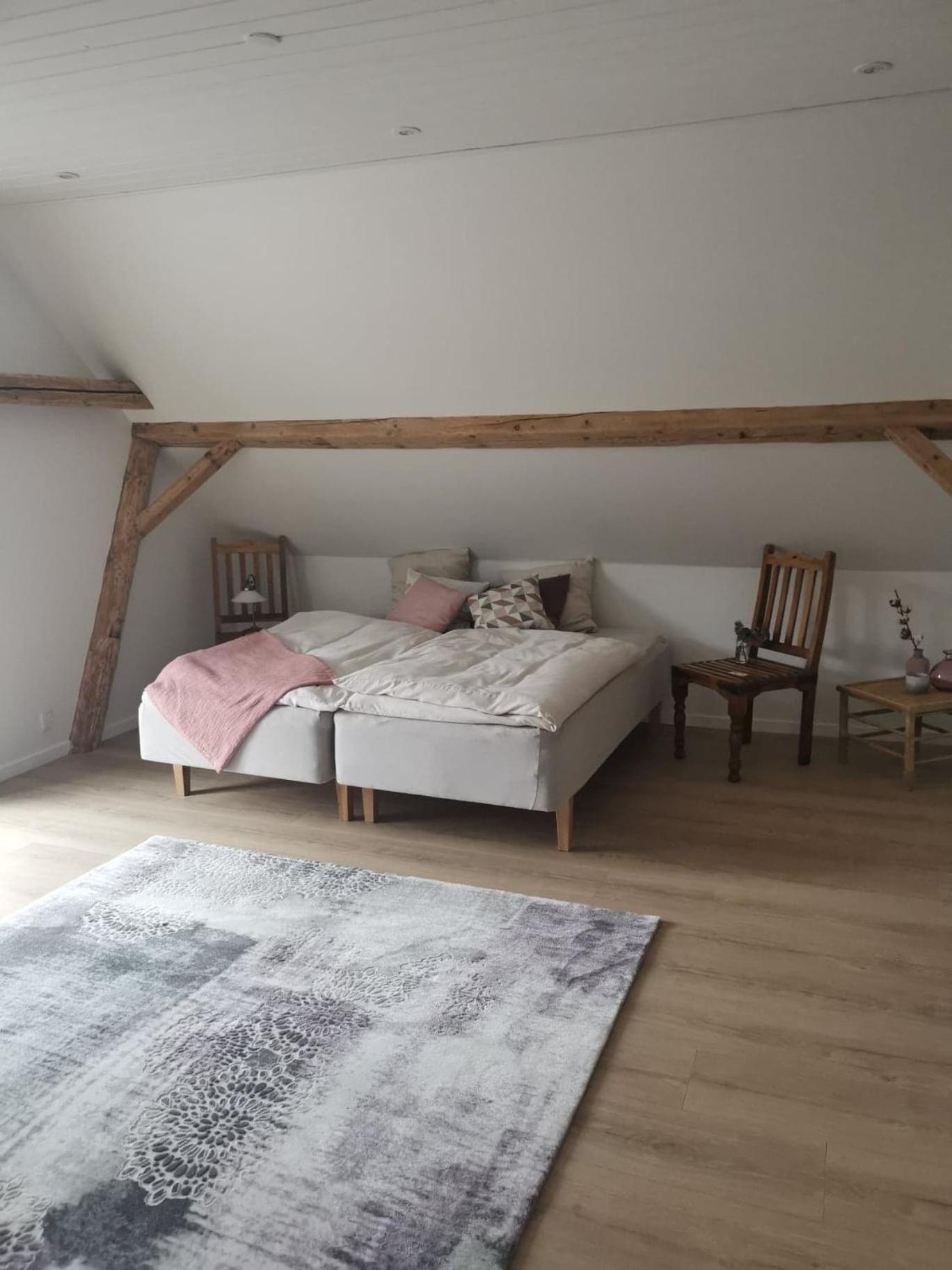 Quadruple Room with Private Bathroom and Balcony - Photo 1