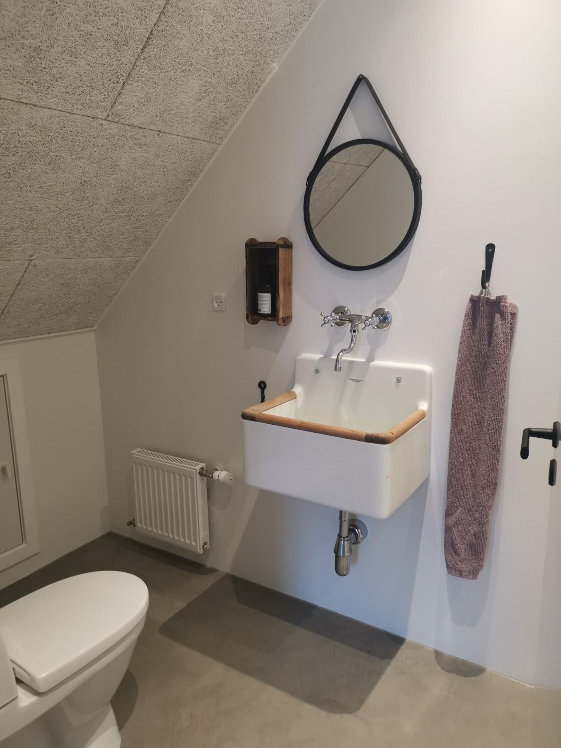 Quadruple Room with Private Bathroom and Balcony - Photo 5