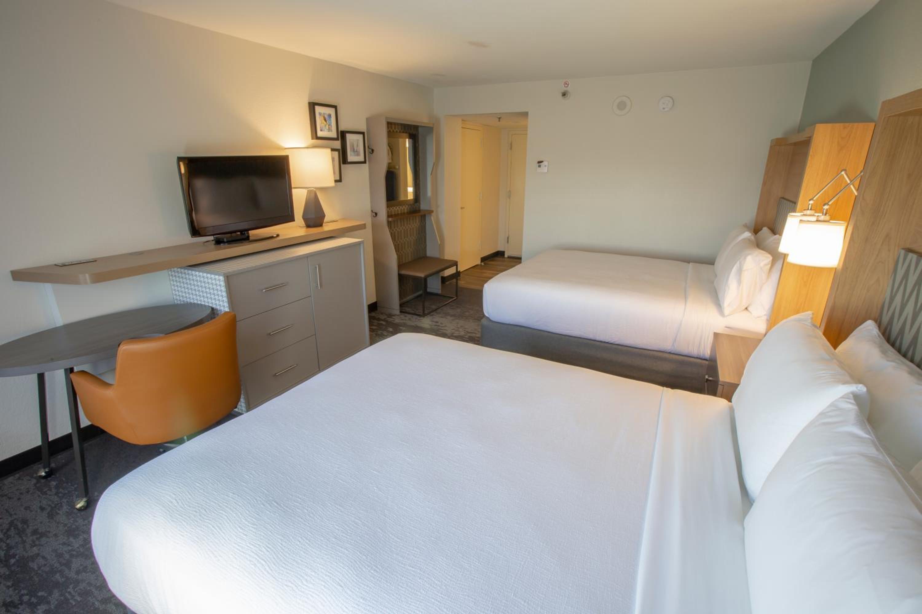 Standard Queen Room with Two Queen Beds