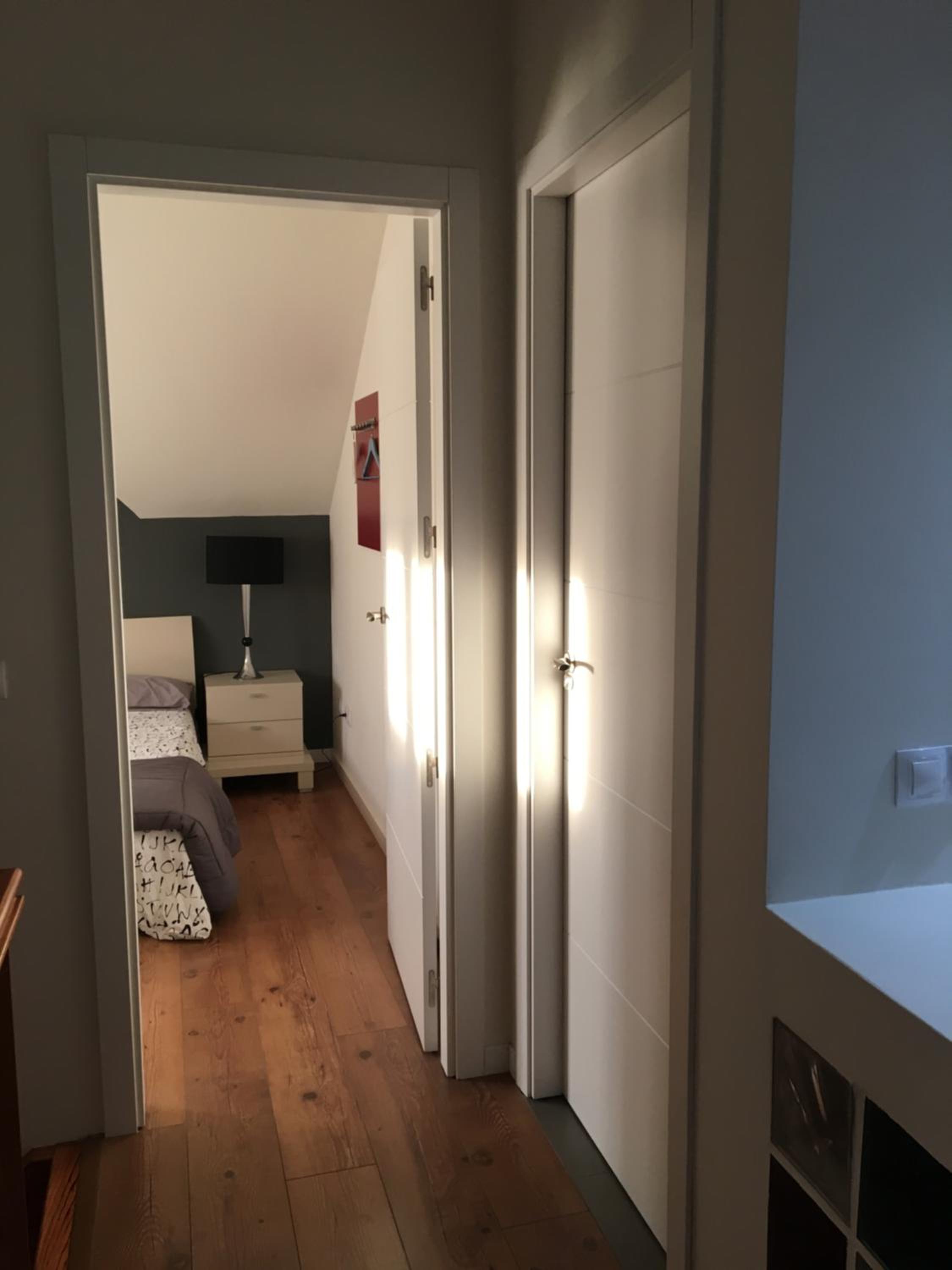 Five-Bedroom House photo 3