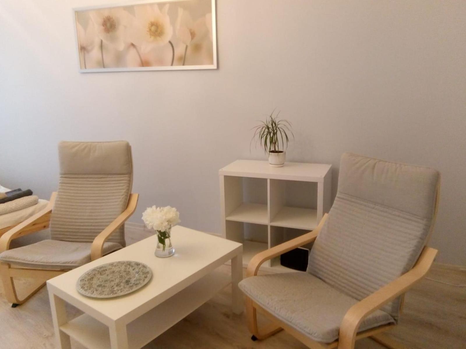 Two-Bedroom Apartment - Photo 2